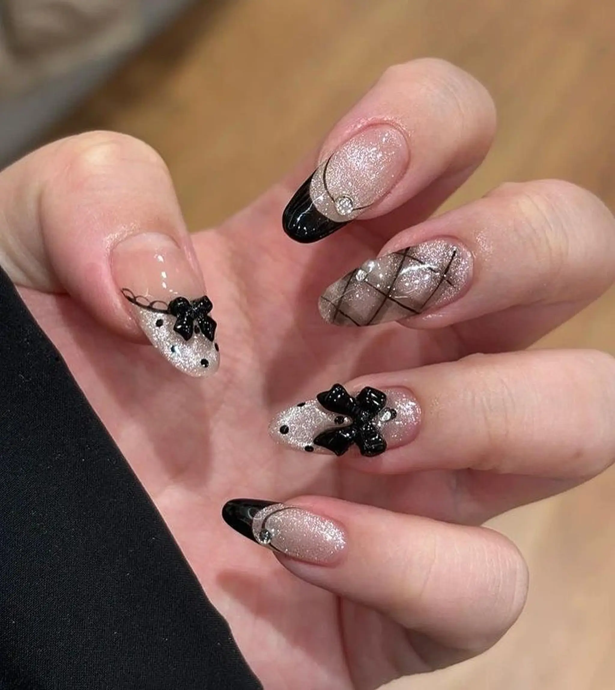 ネイル アートネイル フレンチネイル ジェルネイル ガーリー キラキラネイル Nova Nail Shinsaiのネイルデザイン