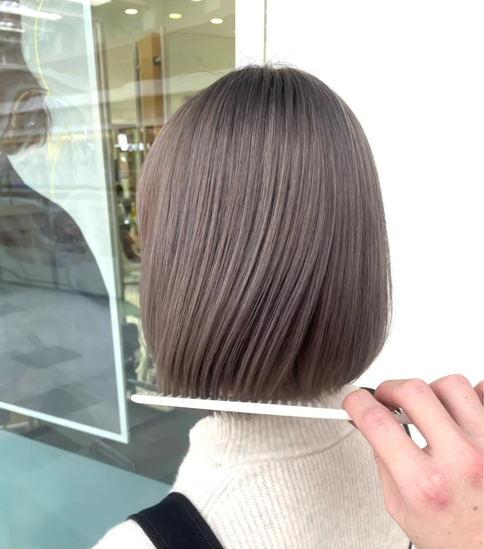 ショート カラー グレージュ ミルクティーグレージュ 今だけカット無料✨ 表参道美容師　井出光のヘアスタイル