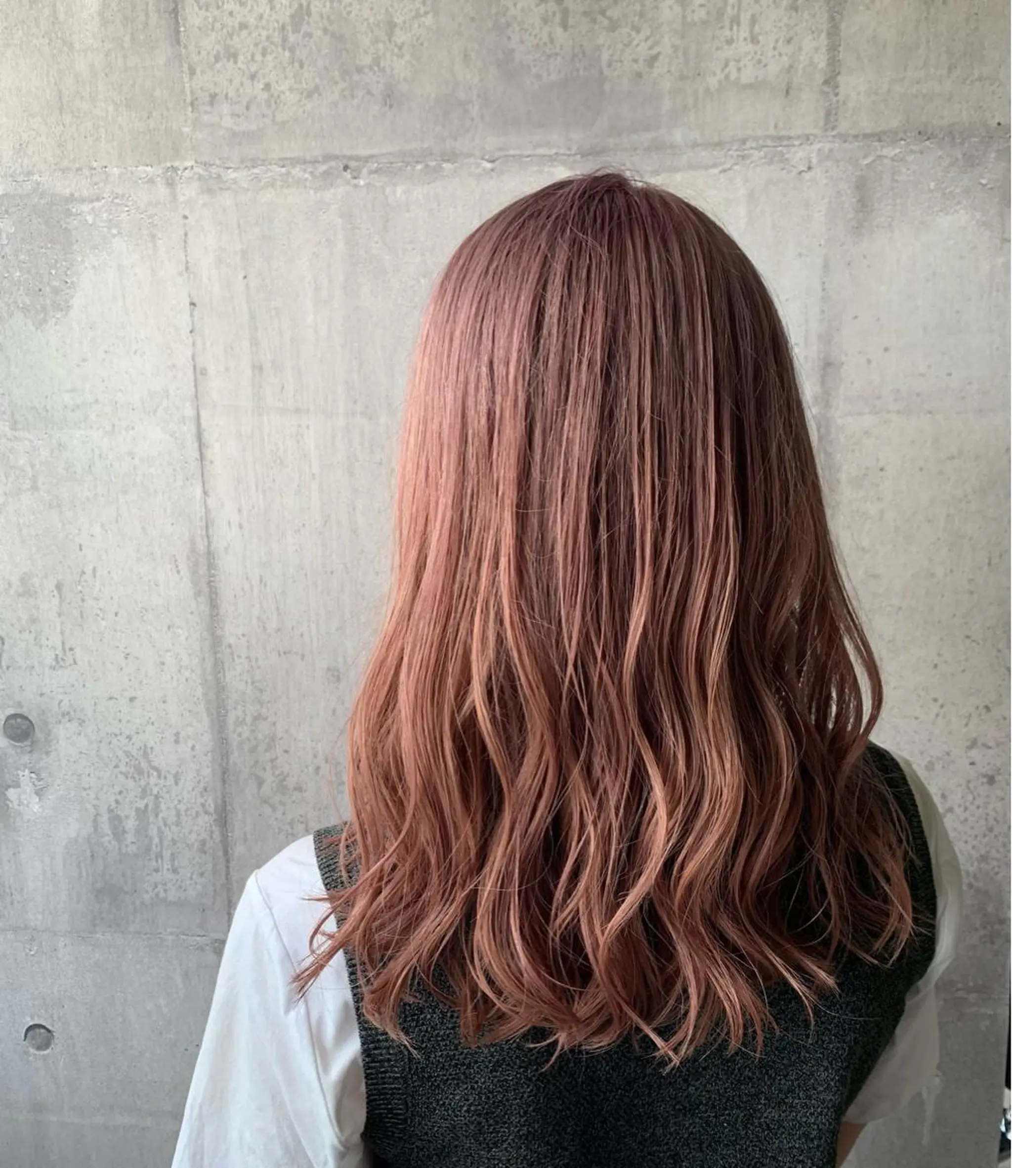 セミロング mimiiy梅田 中崎町ハイトーンのヘアスタイル