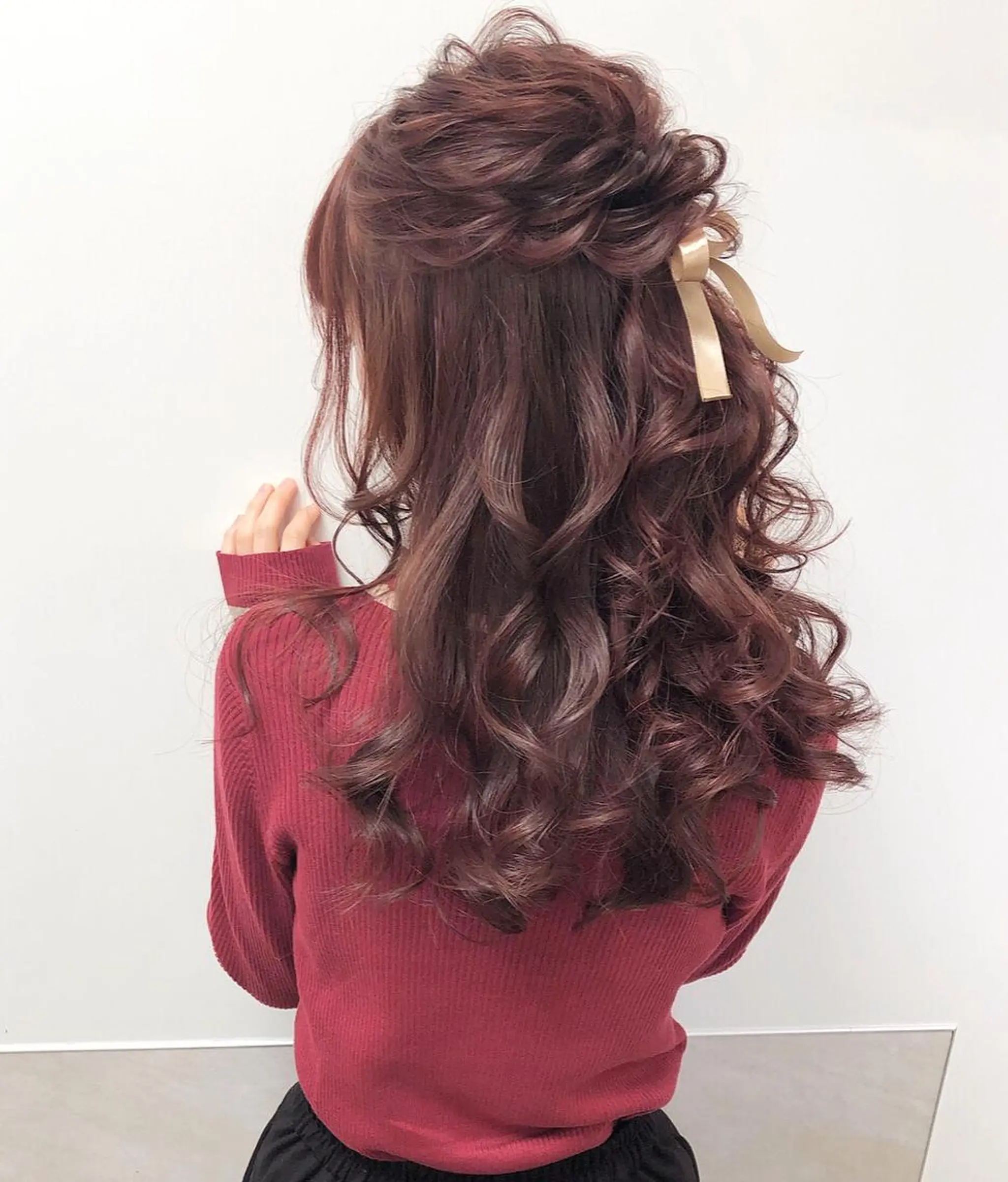 セミロング カラー ヘアアレンジ ハーフアップ ピンクカラー autre所属・大久保 ひでなりのヘアスタイル