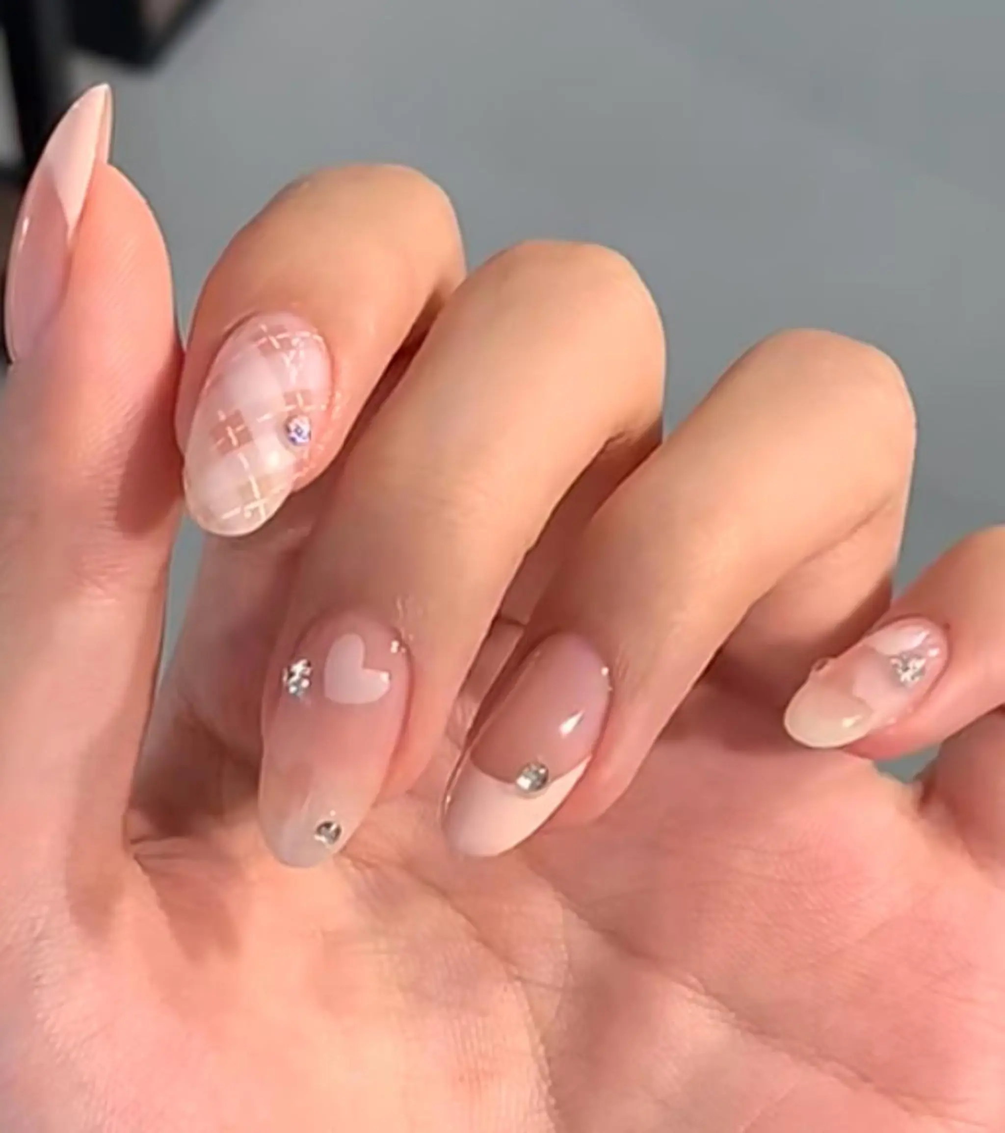 ネイル RAFFINE haru🦋🩵のネイルデザイン