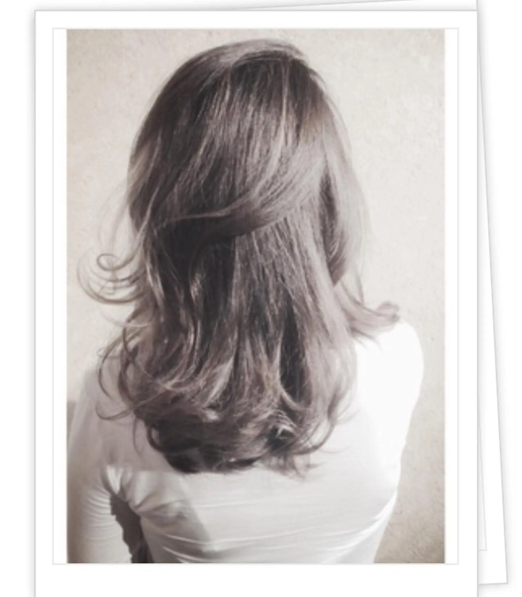 セミロング カラー シルバー ボブ Eliss 堀江のヘアスタイル