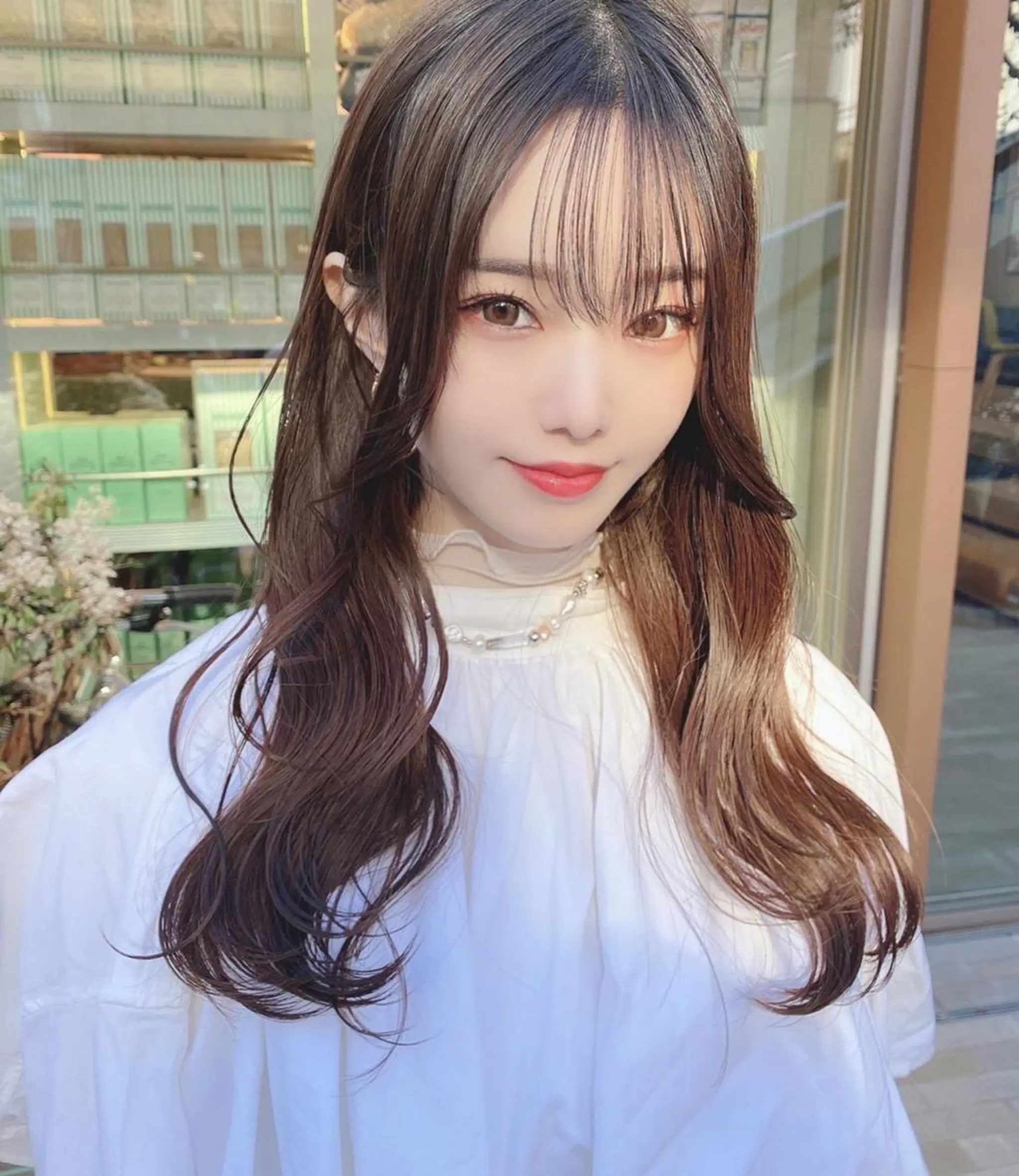 ミディアム カラー ヘアアレンジ ミディアムパーマ ベージュカラー 透明感カラー ハイライトカラー ミルクティーベージュ 韓国/髪質改善💘 櫻井かれんのヘアスタイル