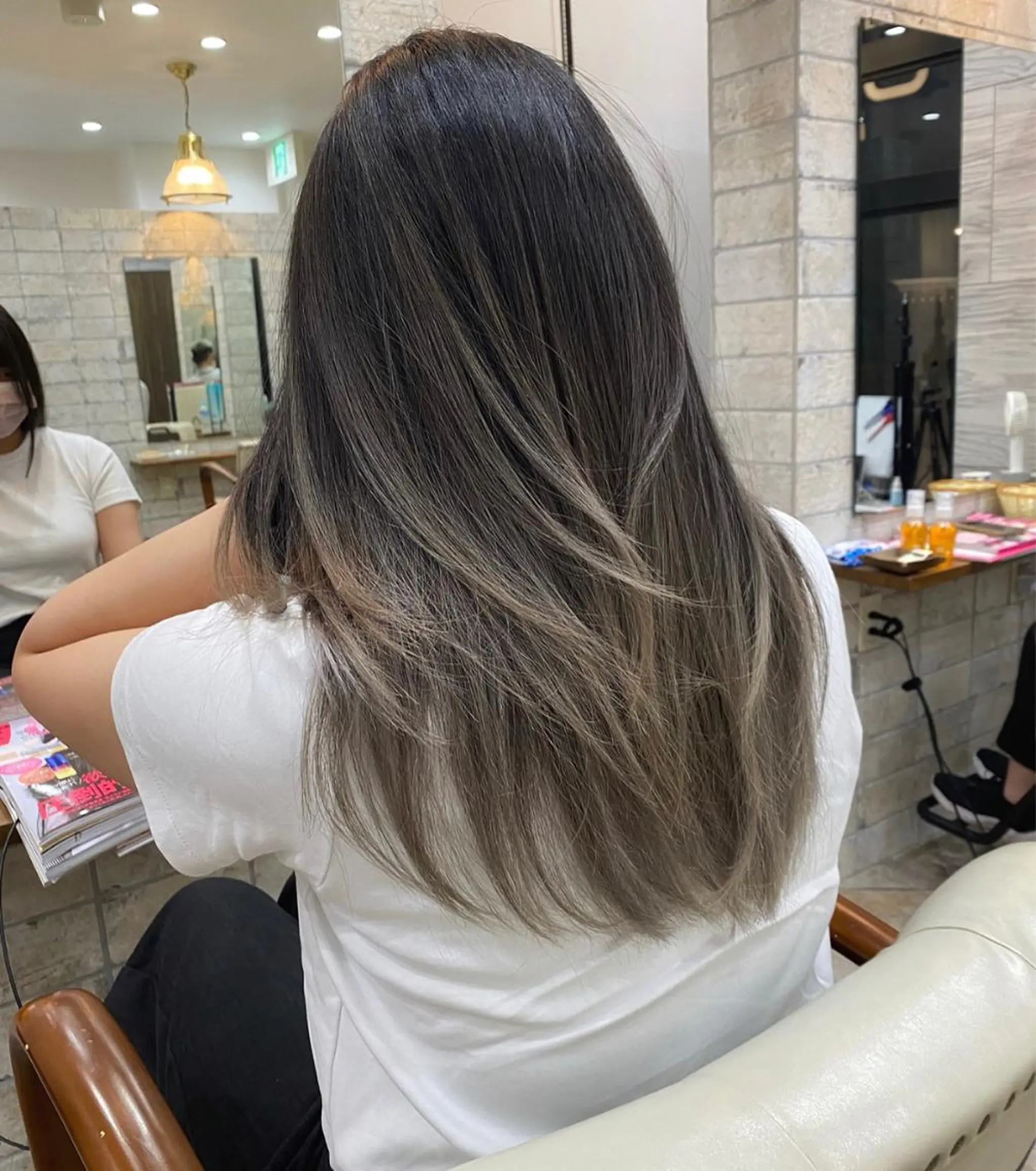 ロング カラー パーマ ヘアアレンジ メンズ キッズ ネイル マツエク・マツパ カット ヘアカラー ハイライト、レイヤー カット/西梅田/中西のヘアスタイル