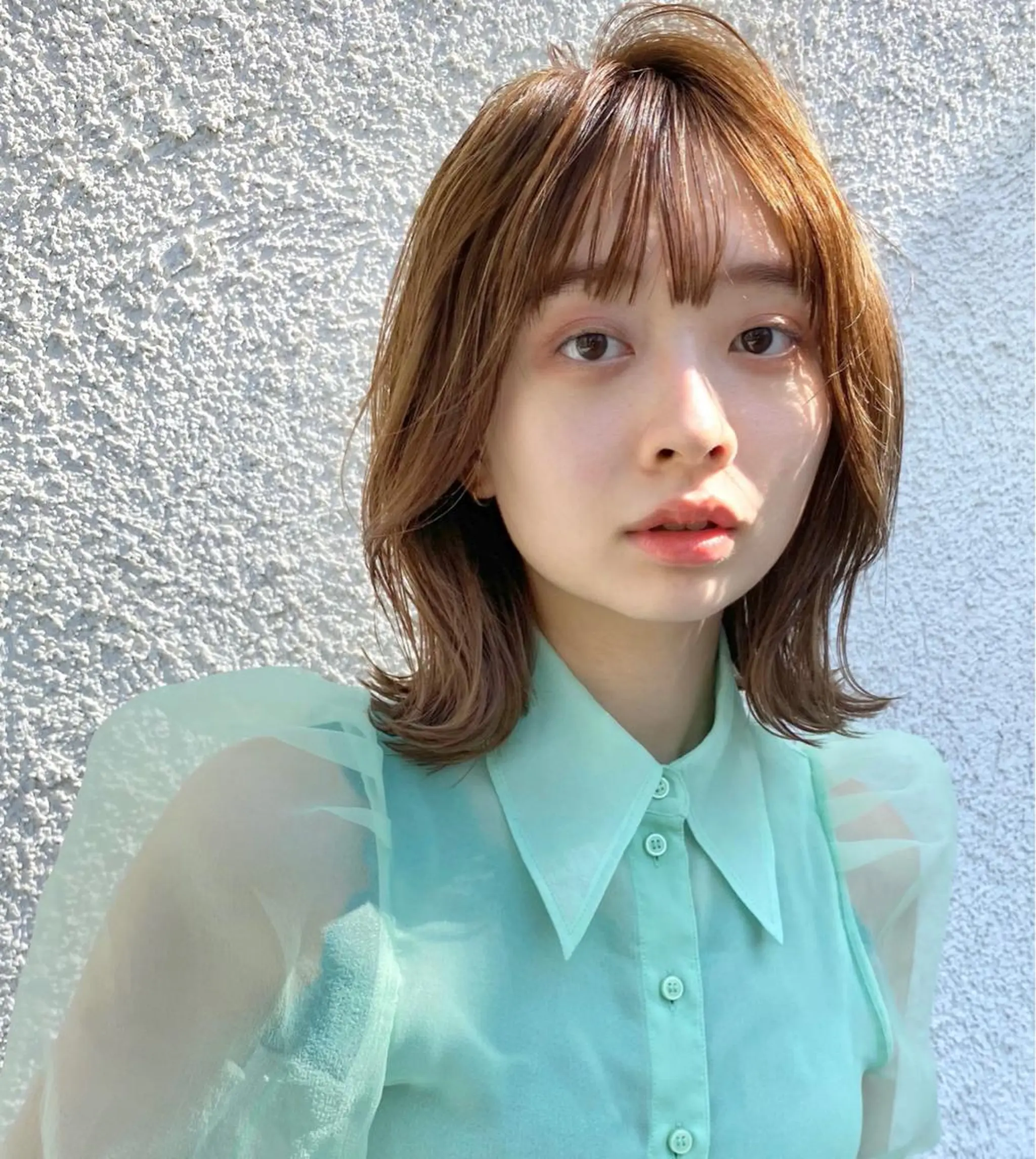 ミディアム カラー 透明感カラー ハイライトカラー 顔まわりレイヤー ハイライト レイヤーカット 森貴裕/ベージュ/ パーマ/オリーブのヘアスタイル