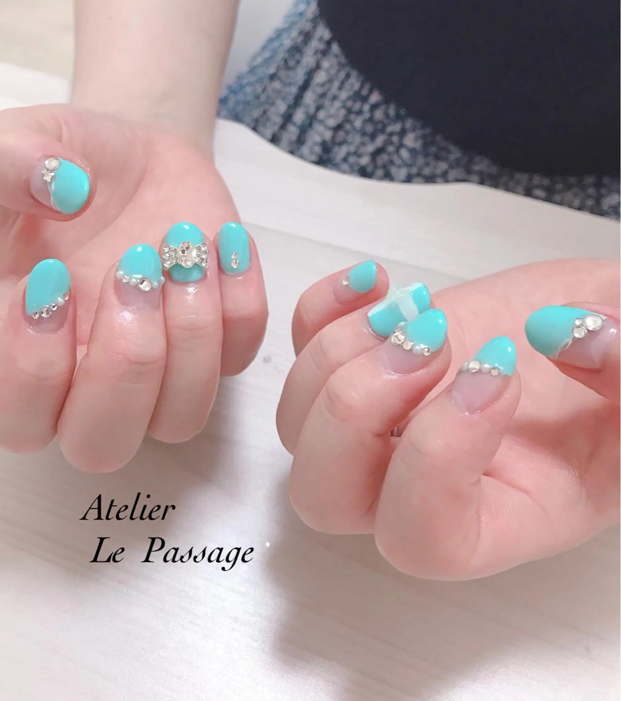 ネイル ブルー フレンチネイル ジェルネイル パラジェル 夏ネイル Atelier Le Passage所属・h nakatsukaのネイルデザイン