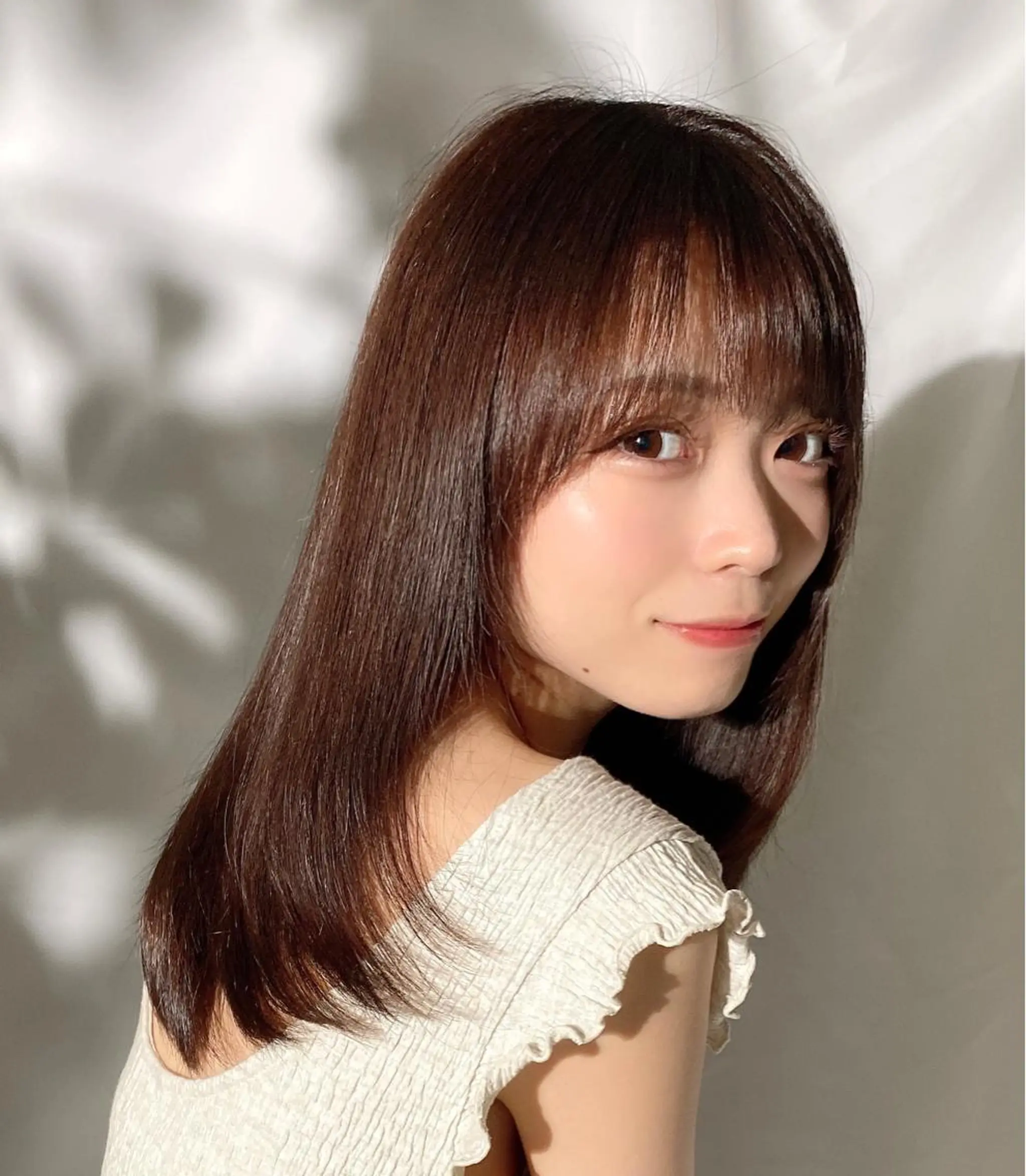 セミロング 髪質改善 レイヤーカット 縮毛矯正 カット 縮毛矯正 トリートメント 🧡くびれヘア/前髪 顔周り🧡久原結衣のヘアスタイル