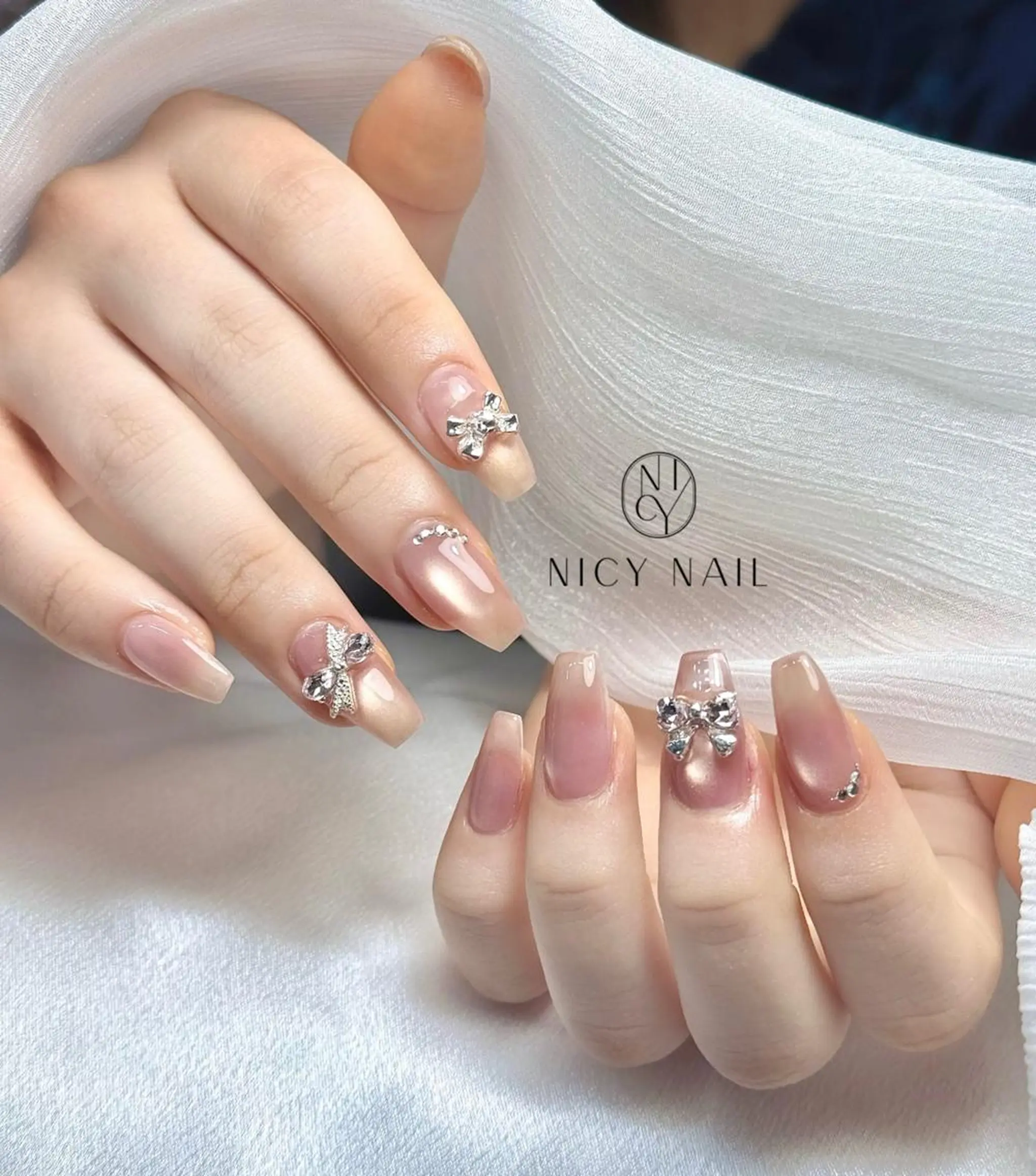 ネイル アートネイル オーロラネイル ブルー チークネイル フットネイル ハンドネイル Anna_ Nicy Nailのネイルデザイン