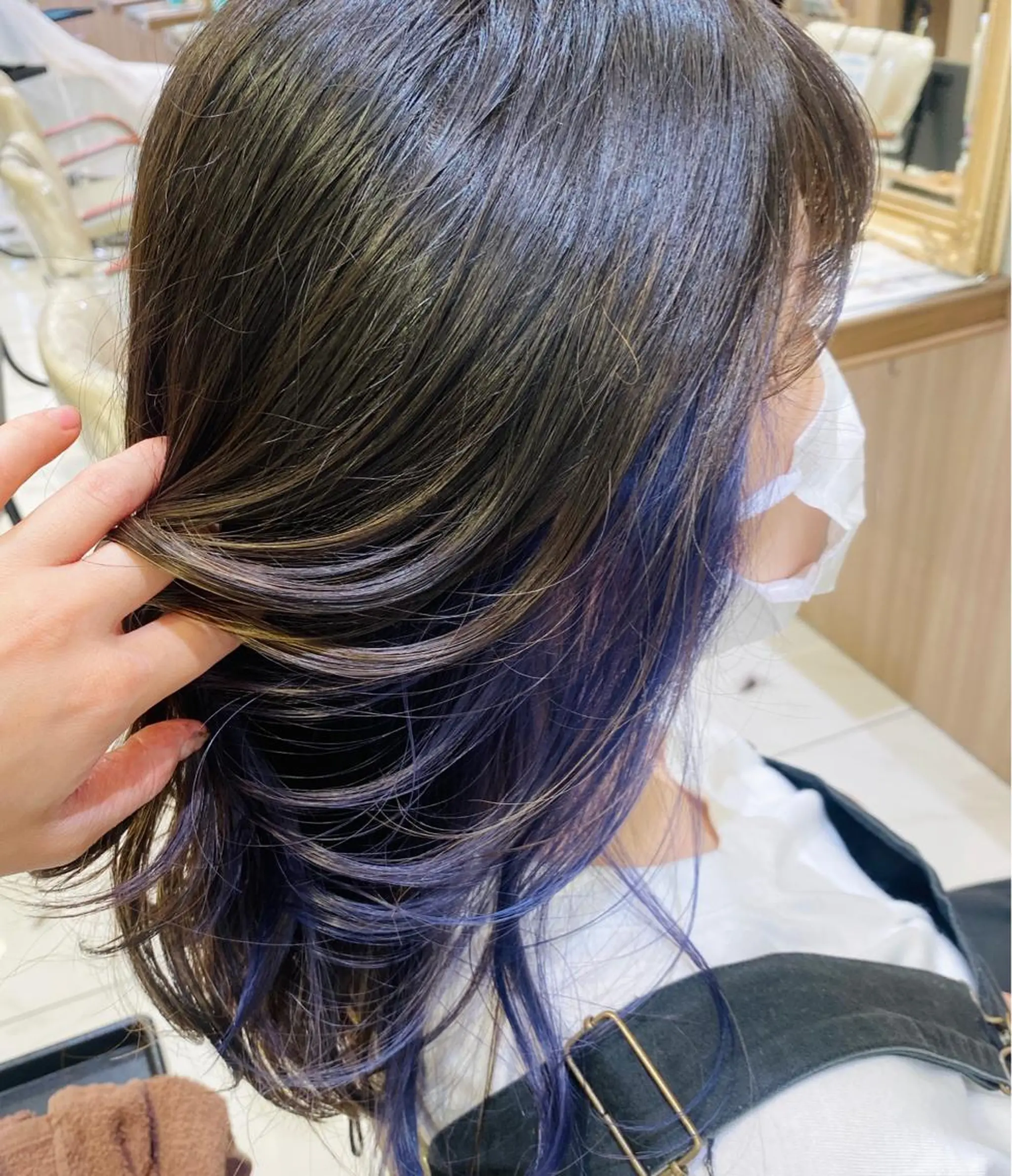ミディアム カラー 古川 琴美のヘアスタイル
