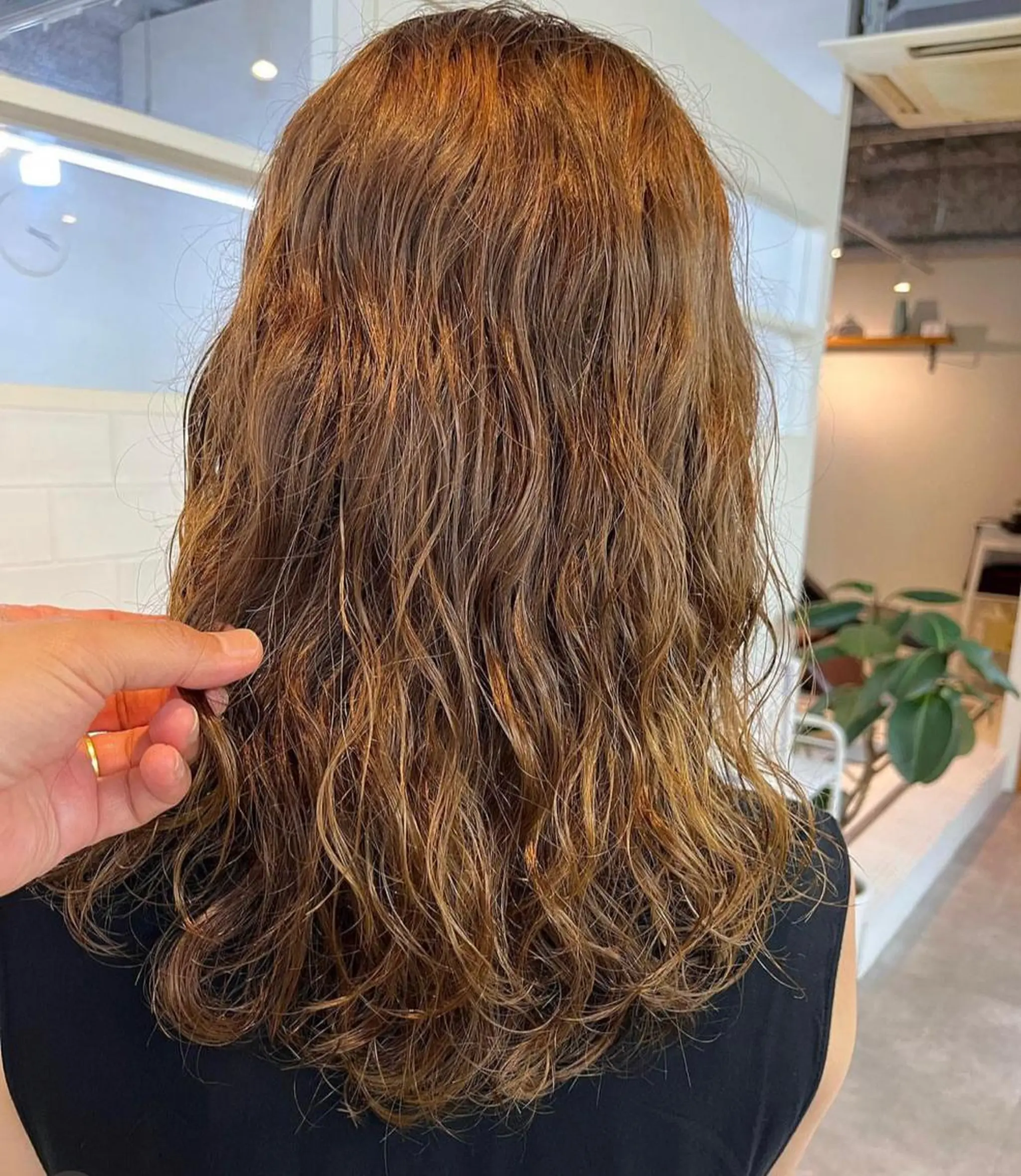 ロング パーマ YUKI 新宿 カット/パーマのヘアスタイル