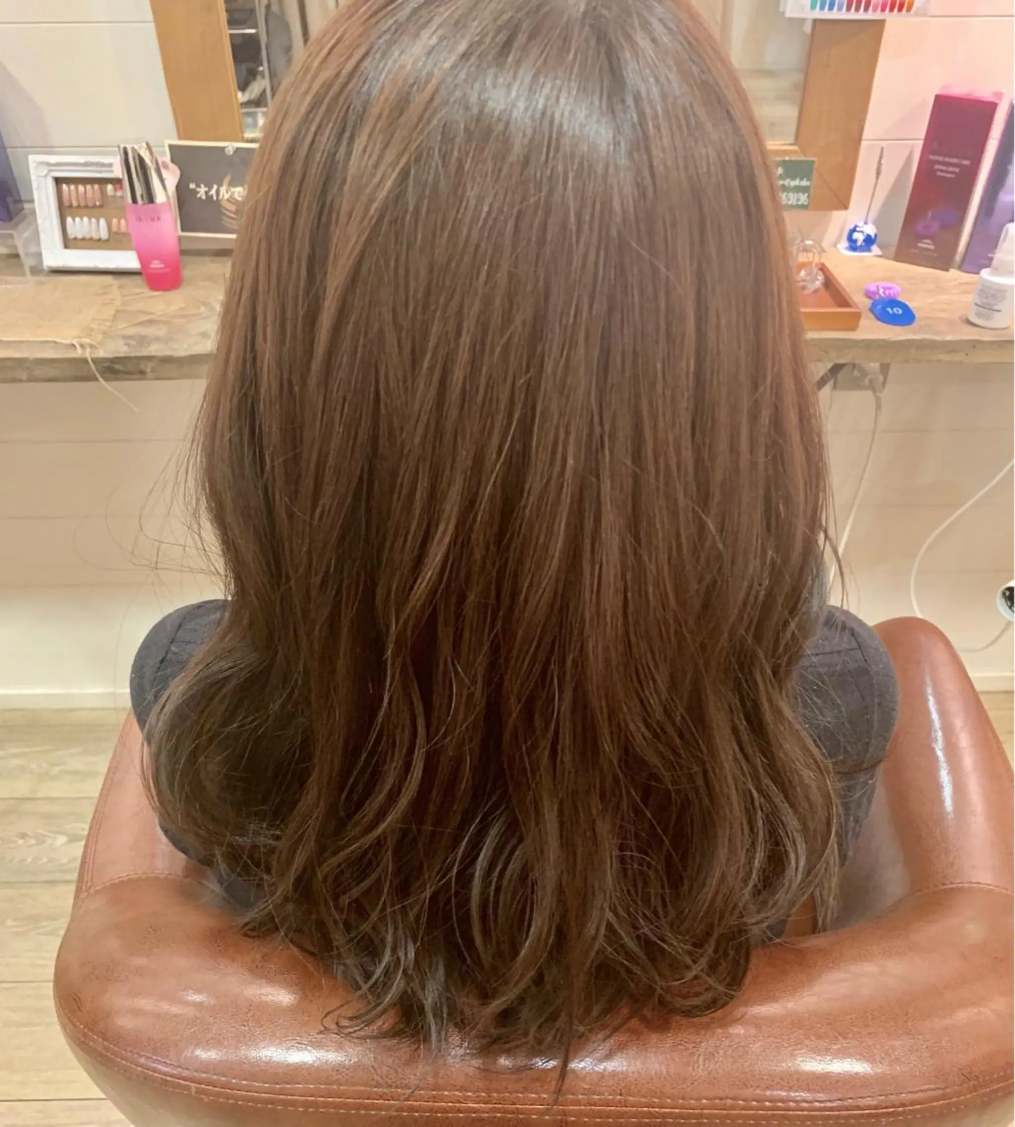 セミロング カラー 井上 涼花のヘアスタイル