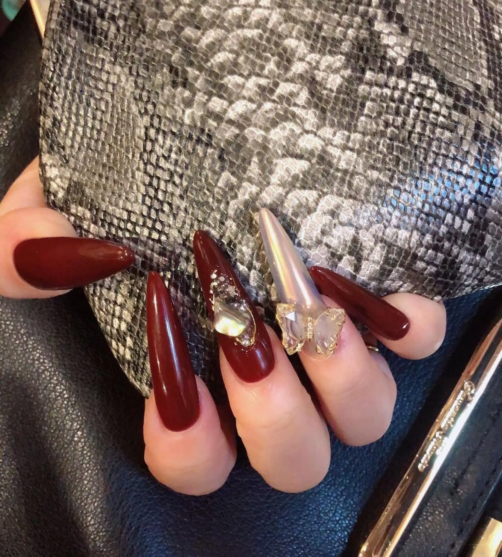 ロング ネイル ハンドネイル 長さ出し専門 nynaのネイルデザイン