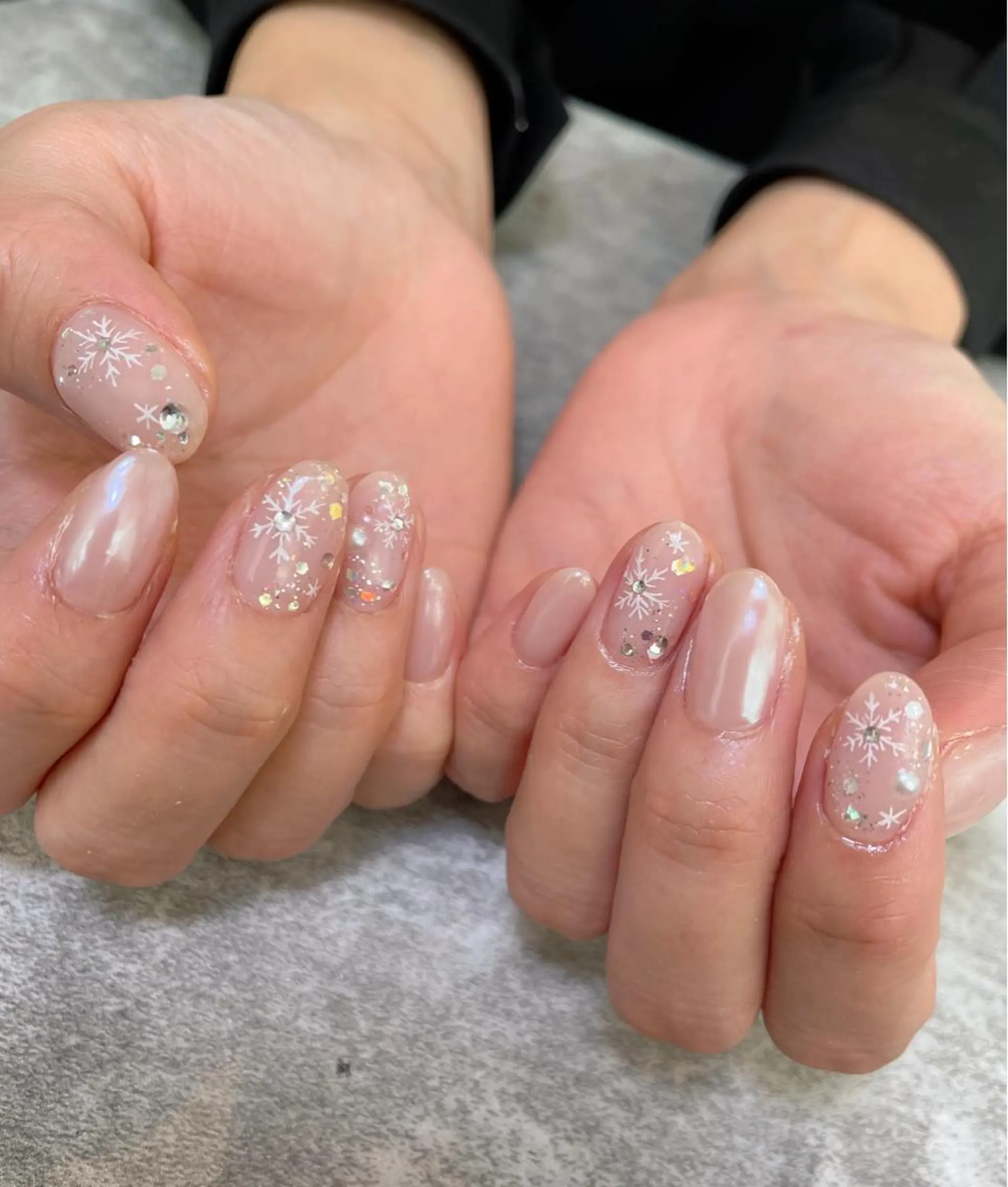 ネイル オーロラネイル キラキラネイル ラメ(グリッター) ホワイト 冬ネイル ハンドネイル ma riのネイルデザイン