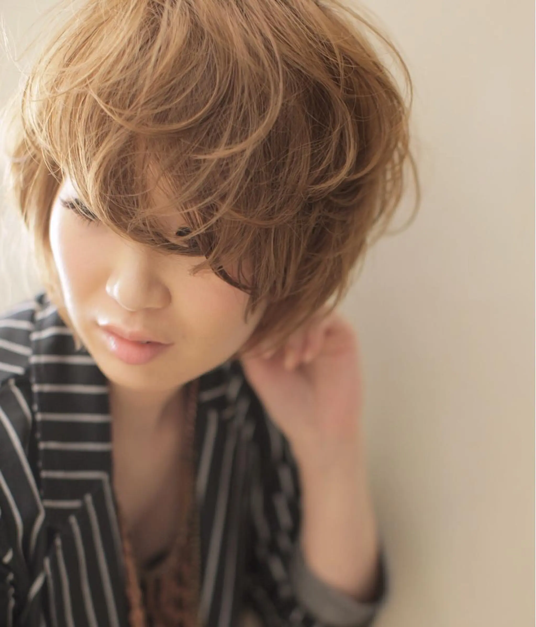 ショート カラー パーマ ヘアアレンジ ブリーチ デザインカット トリートメント 心斎橋 女性 スタイリスト  大阪のヘアスタイル