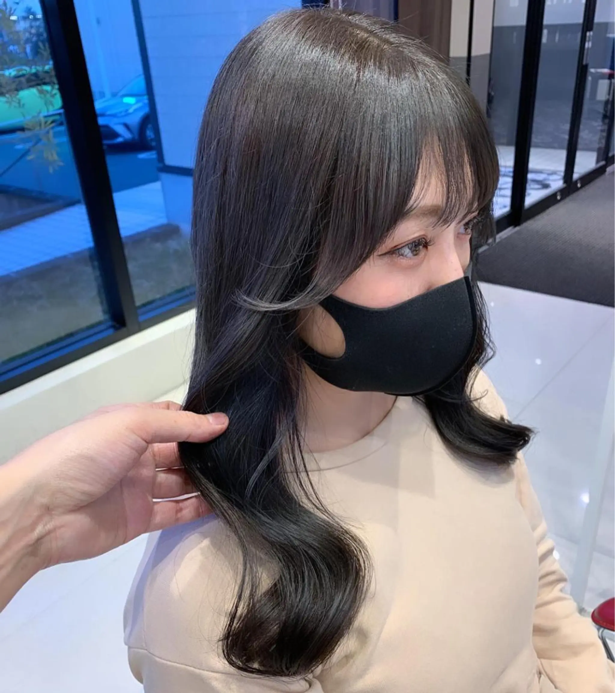 セミロング カラー ブリーチ グレージュ ブリーチなしカラー 古畑 佑悟のヘアスタイル