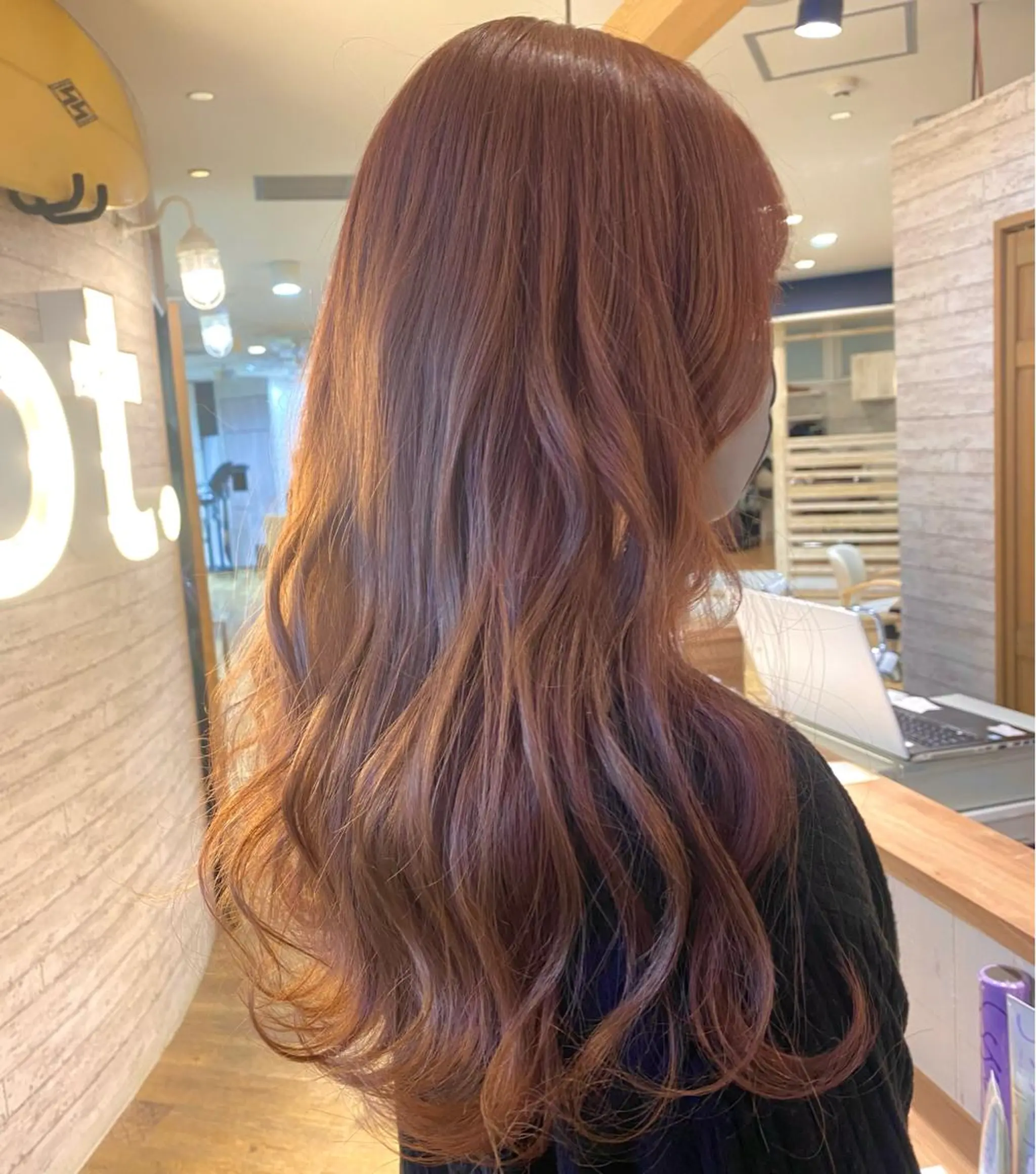 ロング カラー ベージュカラー オレンジ オレンジベージュ ピンクカラー 遠藤沙也加 /レイヤーカットのヘアスタイル