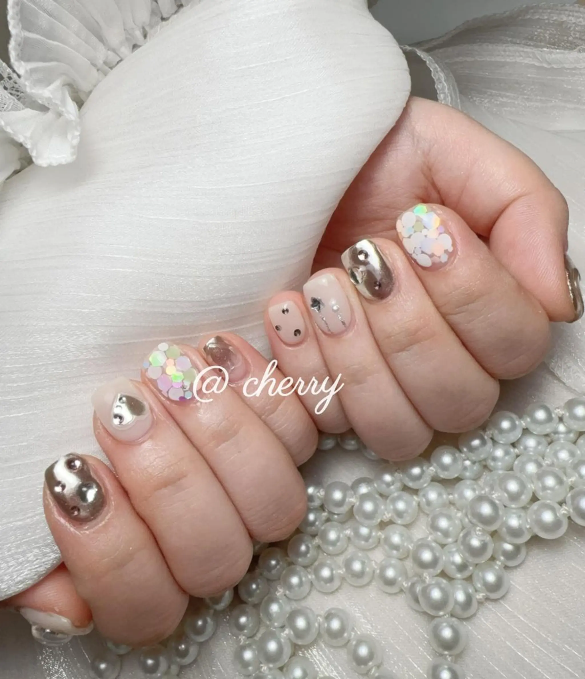 ネイル アートネイル ジェルネイル グラデーション キラキラネイル 持ち込み ハンドネイル ハンドケア LUXE NAIL SALONのネイルデザイン