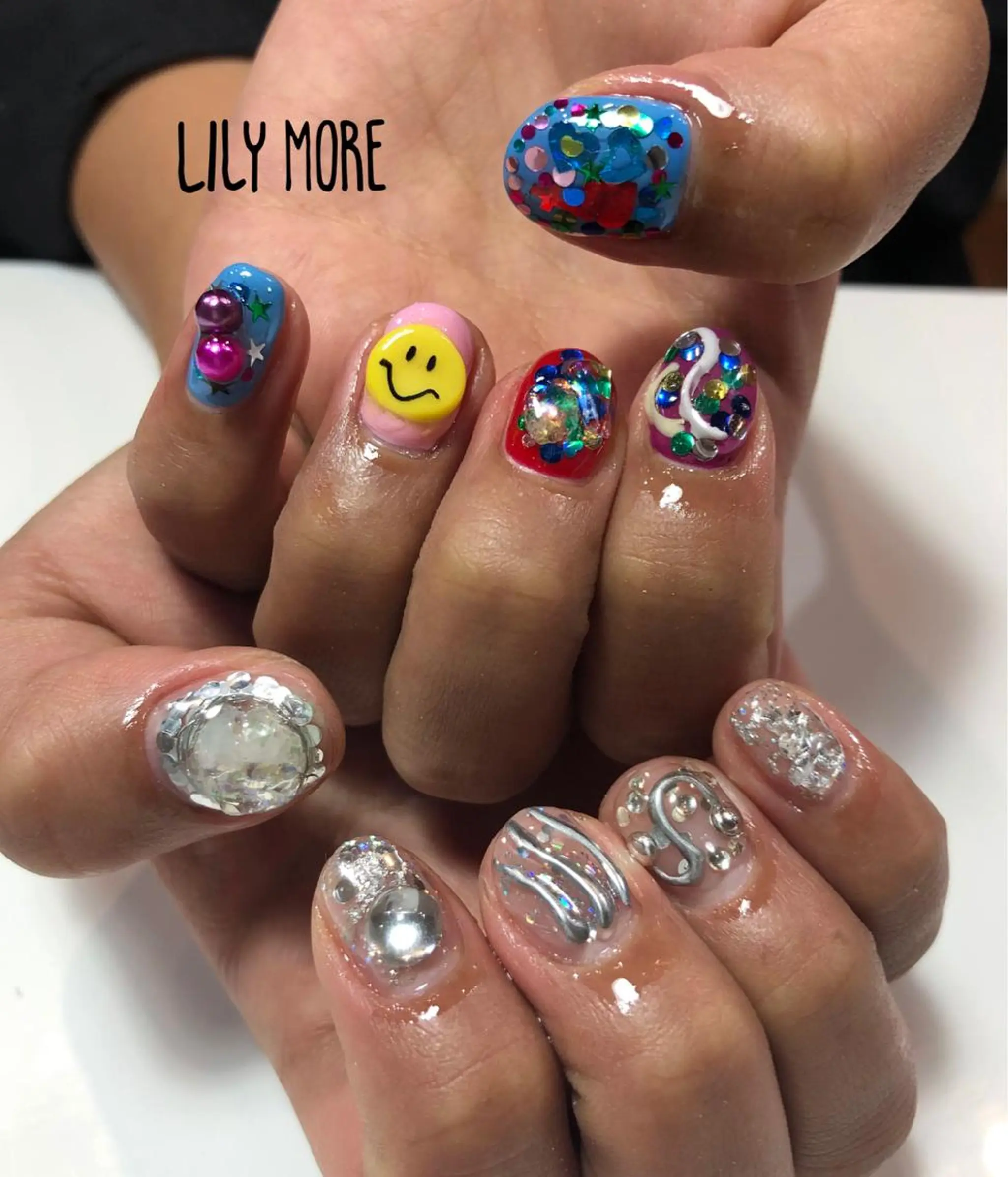 ネイル キラキラネイル Lily closetのネイルデザイン