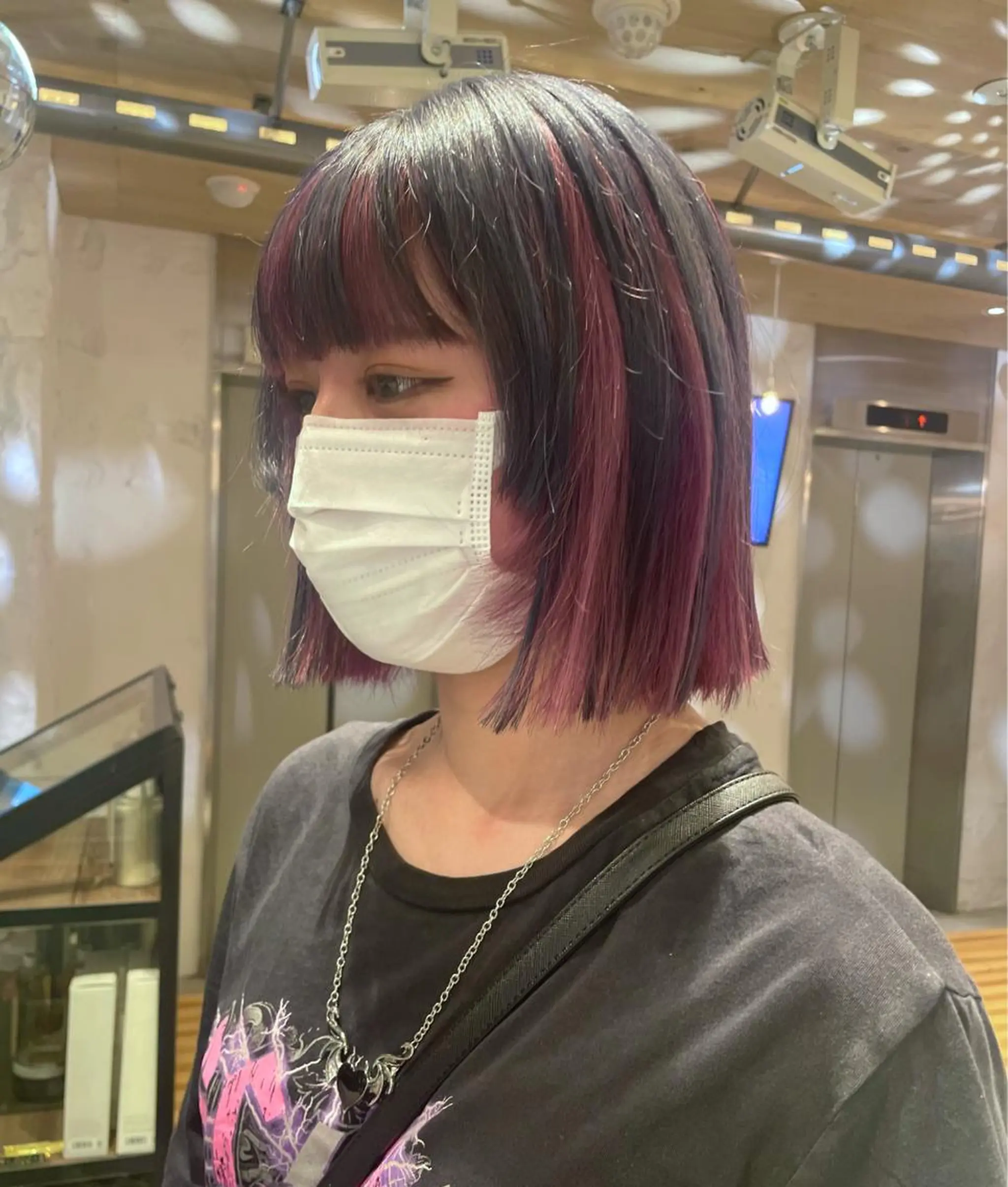 セミロング カラー 艶ハイトーン👑♡ NATSUKIのヘアスタイル