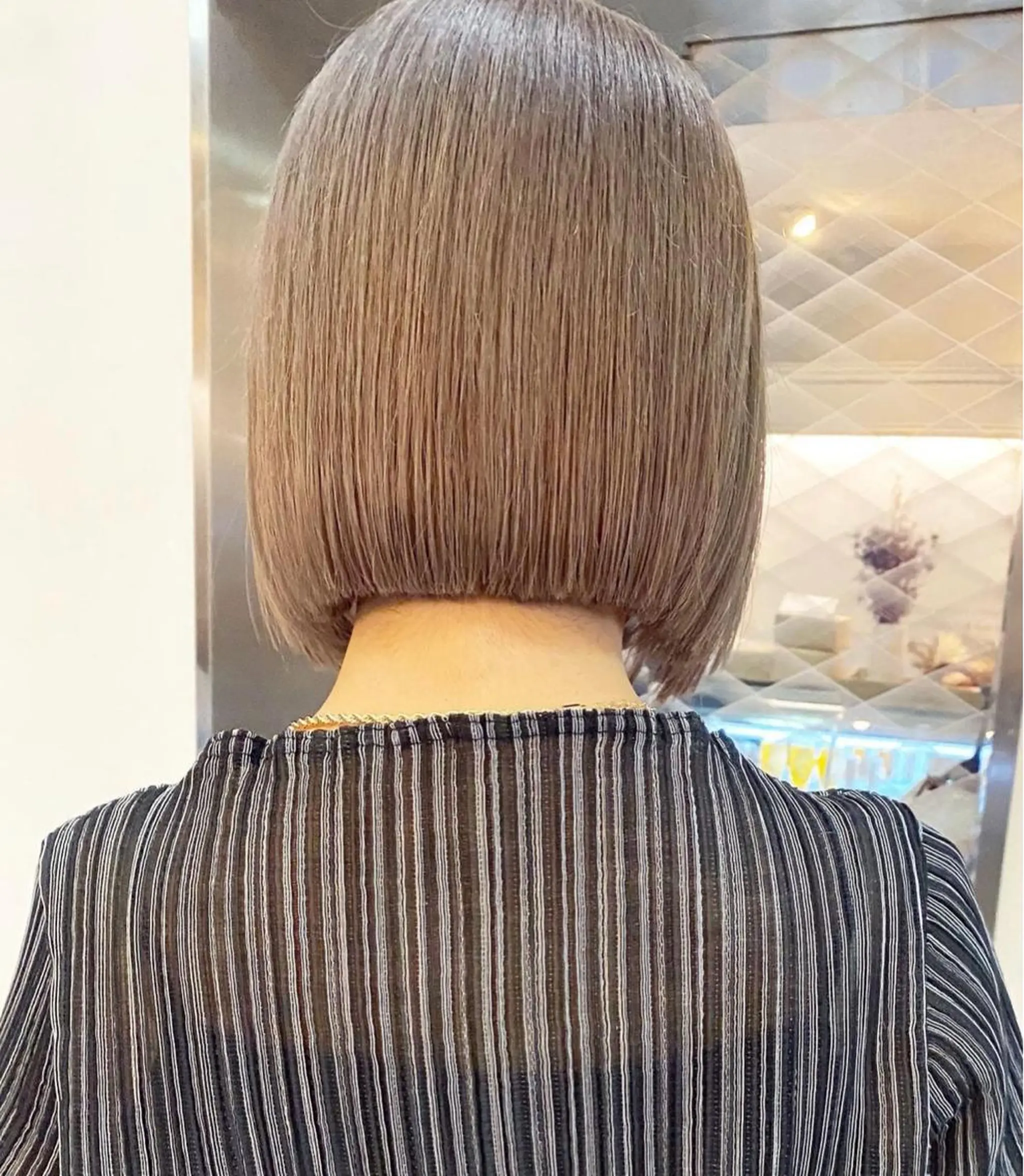 カラー ツガミ リナのヘアスタイル