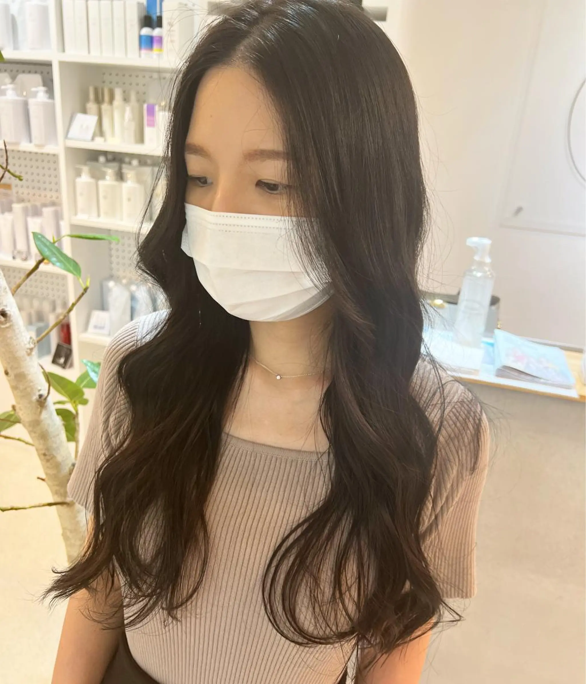 ロング カラー ダークグレー ダークグレージュ グレージュ カット ヘアカラー カドムラ モエのヘアスタイル