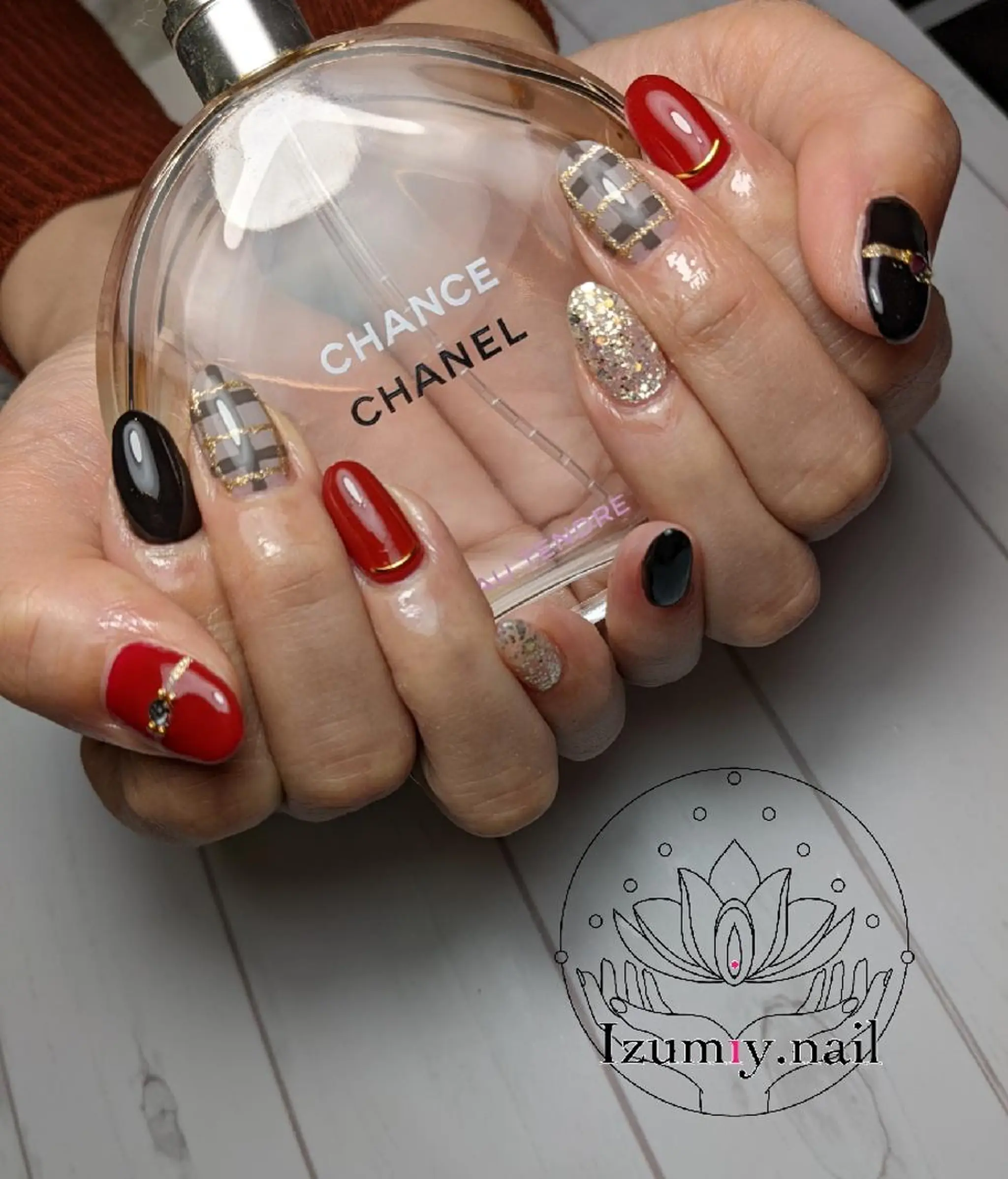 ミディアム ネイル izumiynail いずみのネイルデザイン