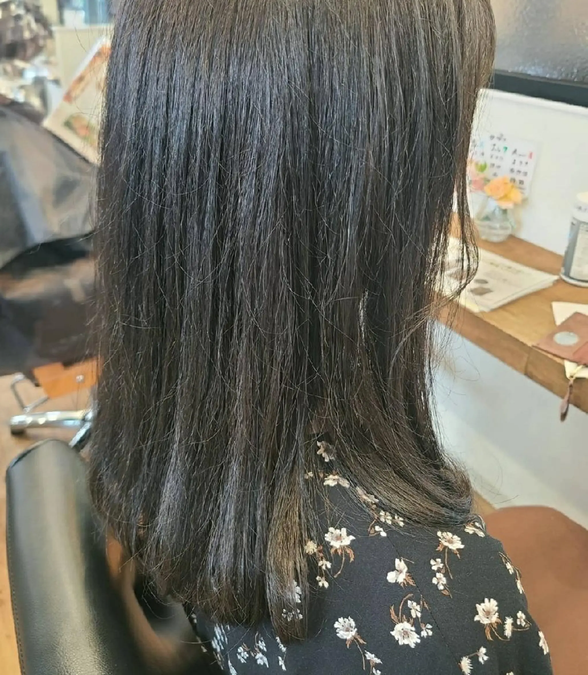 ミディアム カラー アッシュ オリーブアッシュ ヘアカラー トリートメント 関口 友菜のヘアスタイル