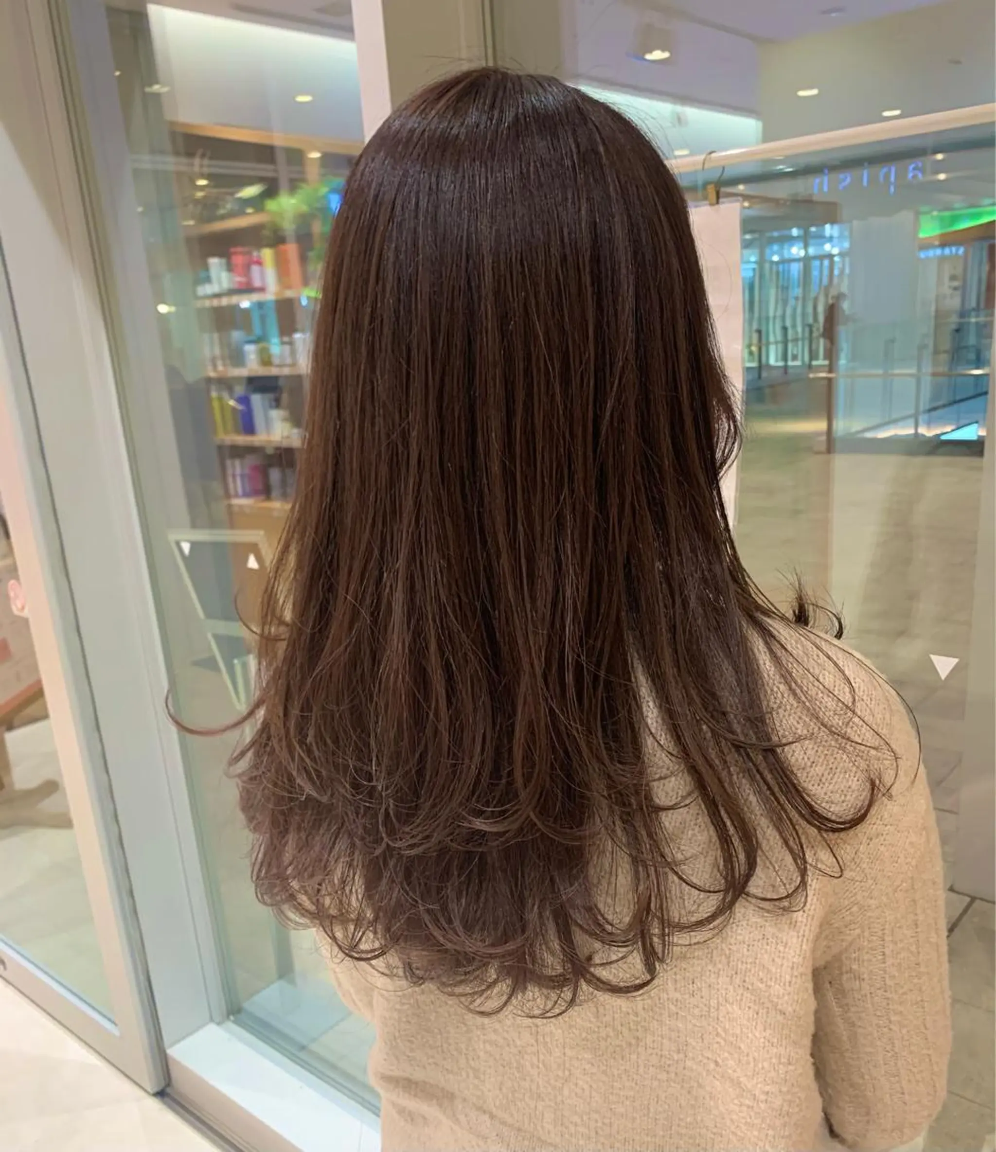 ロング カラー 下川 由貴のヘアスタイル