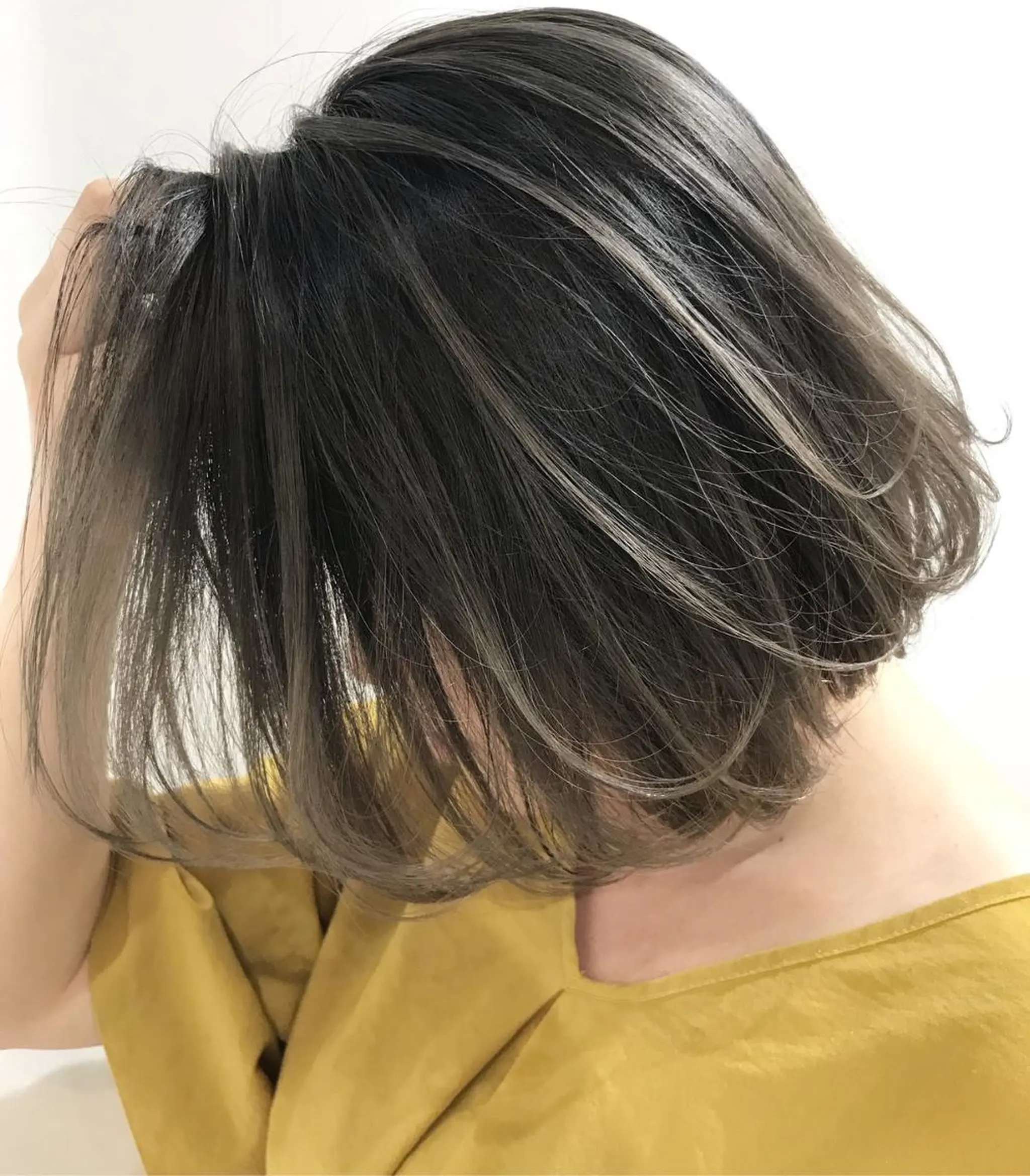 ミディアム カラー パーマ ブリーチ&似合せボブ 田中寛十のヘアスタイル