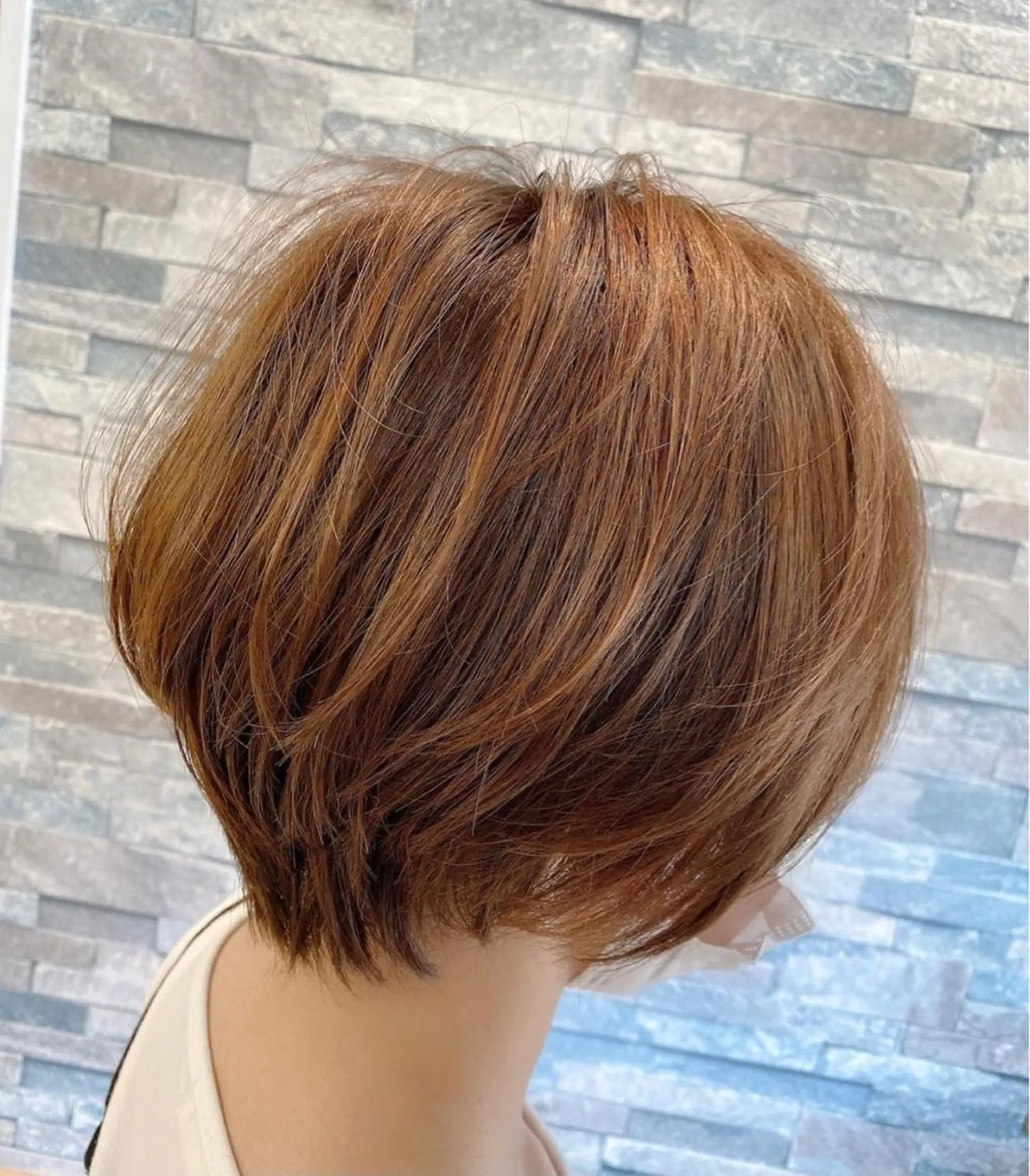 ショート カラー 蟹江 聡太✨レイヤーカットのヘアスタイル