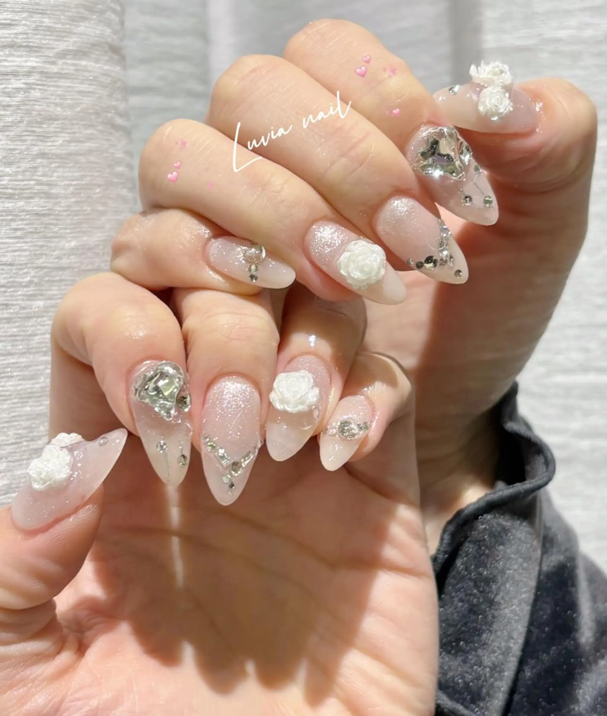 ネイル ガーリー ハート キラキラネイル 韓国ネイル ワンホンネイル ハンドネイル 🎀Luvia nail 池袋✨のネイルデザイン