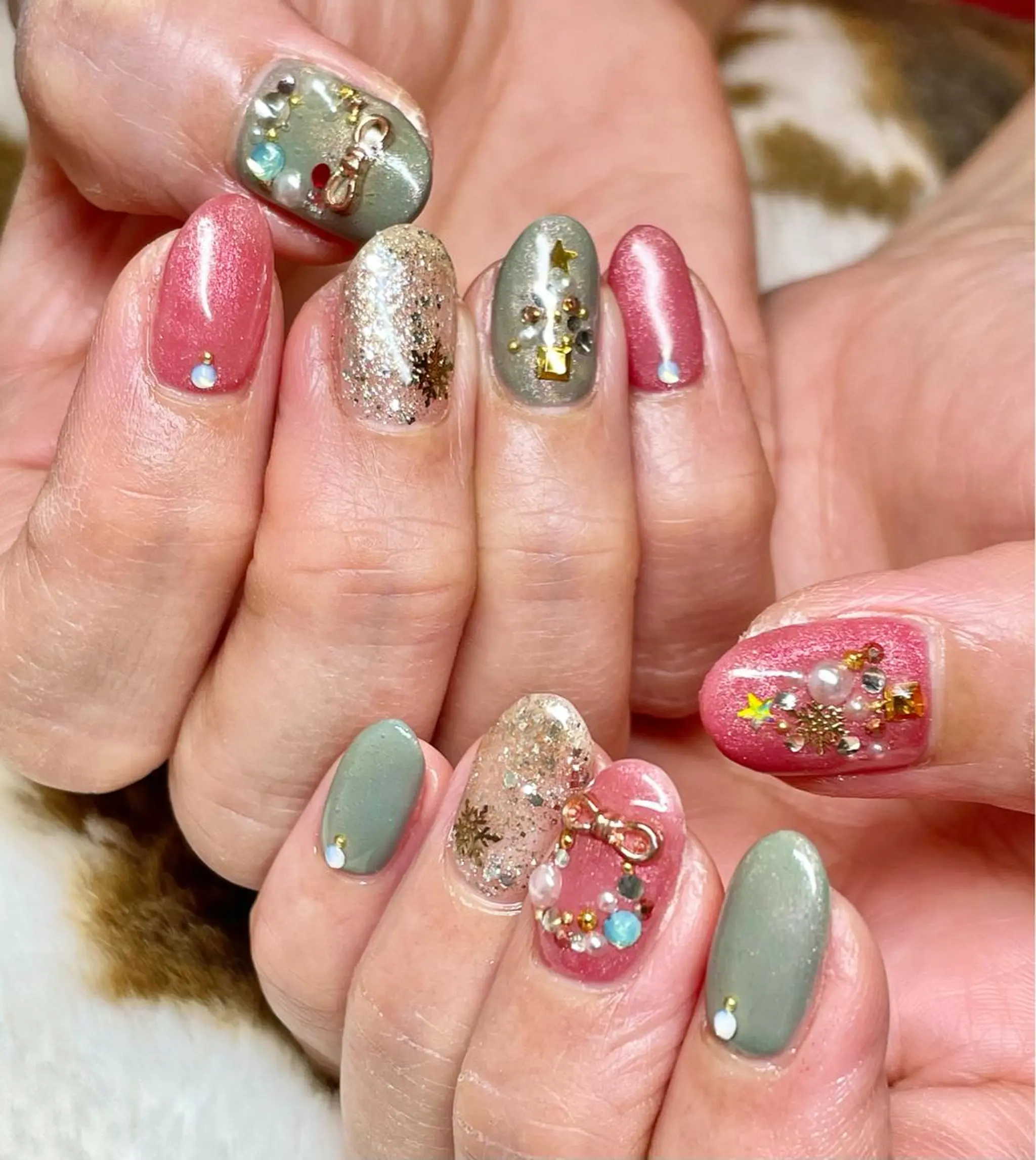 ミディアム カラー パーマ ヘアアレンジ メンズ キッズ ネイル マツエク・マツパ クリスマス 冬ネイル クリスマス nail&eye Aoのマツエク・マツパデザイン