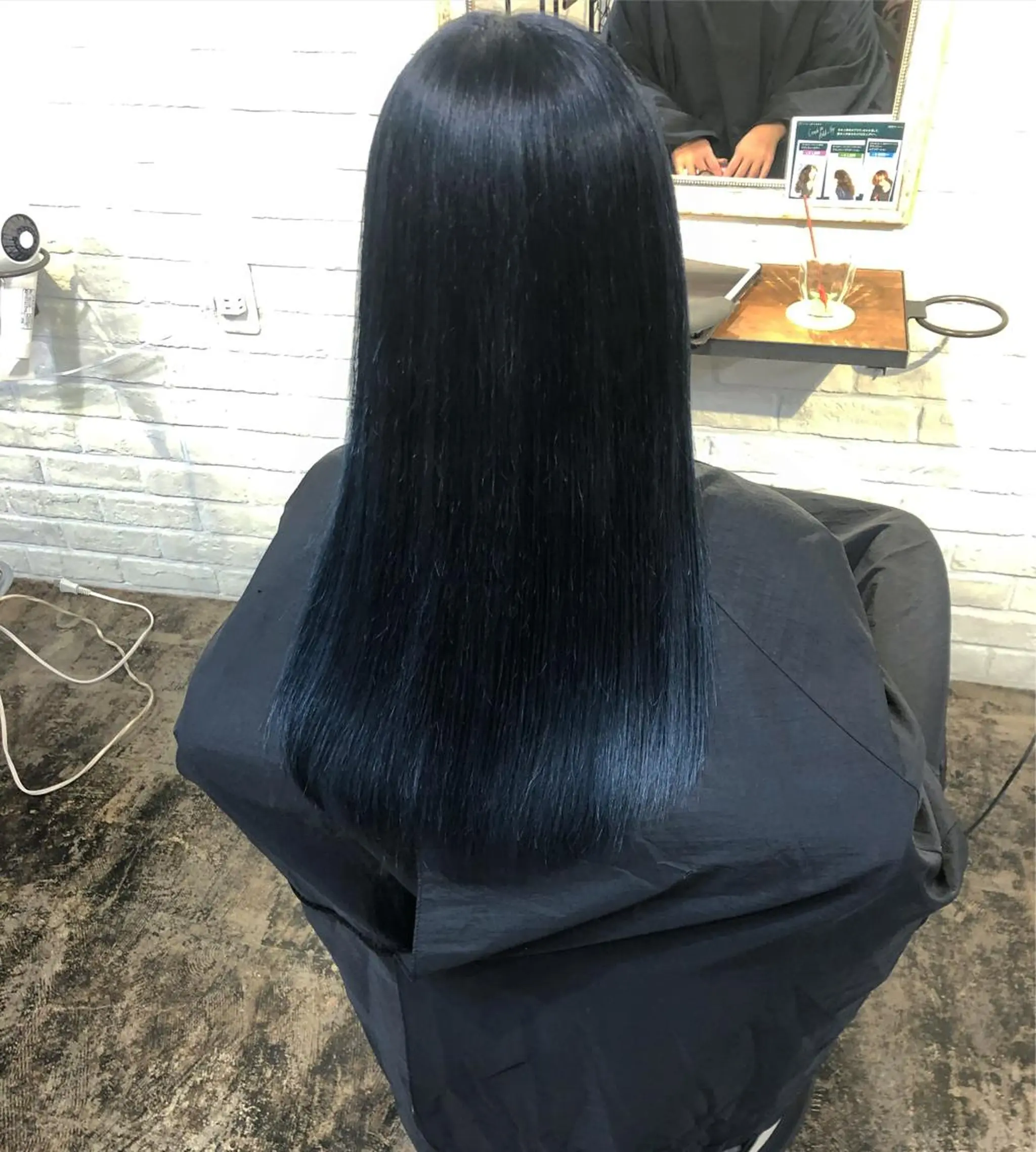 ロング カラー 黒髪 ブルーカラー ブルーブラック 透明感カラー 韓国風ヘア ハイトーン特化サロン 🍑momo🍑のヘアスタイル