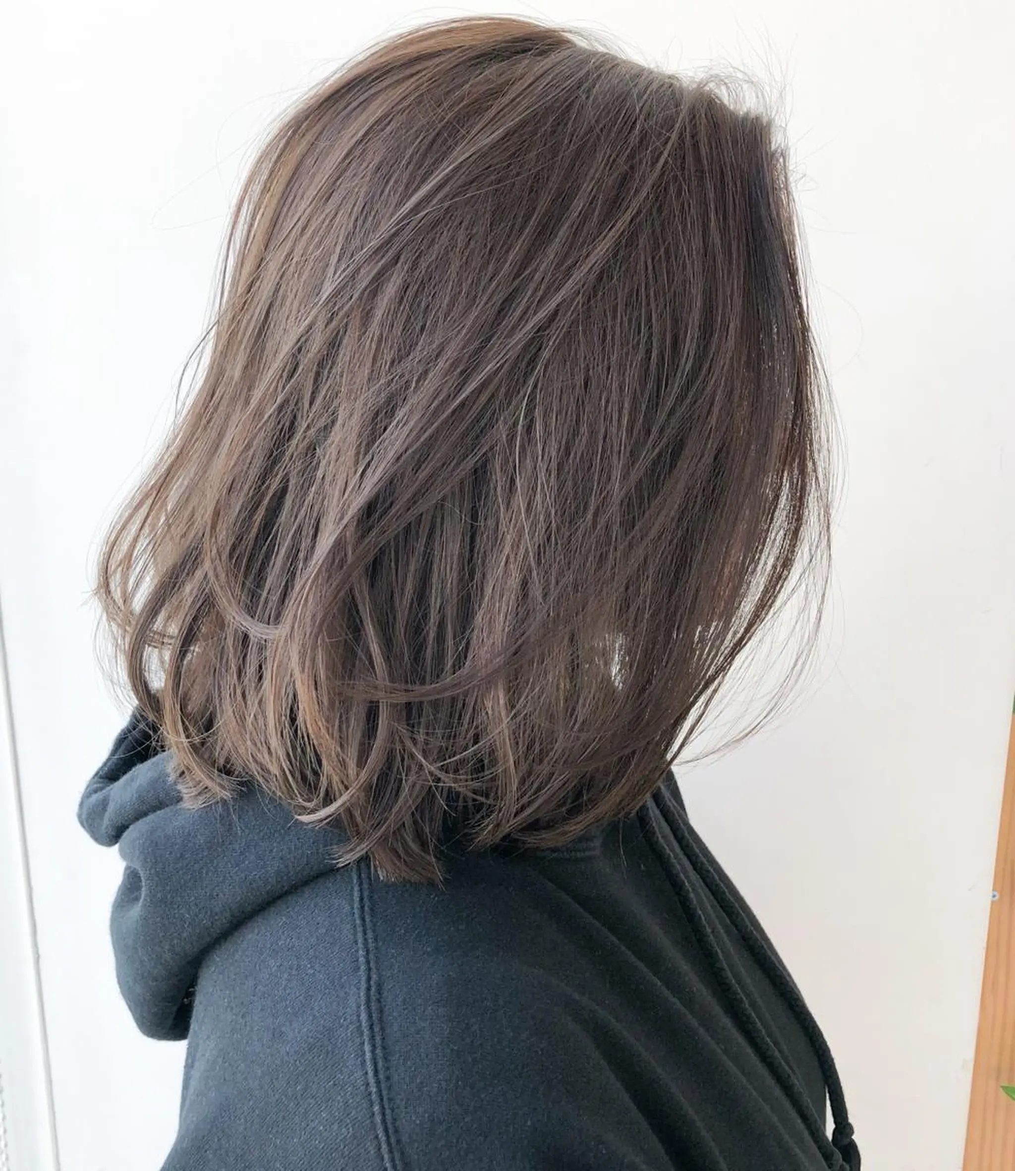 ショート カラー ネイル ハイライトカラー ボブ ハイライト 中山 天地のヘアスタイル