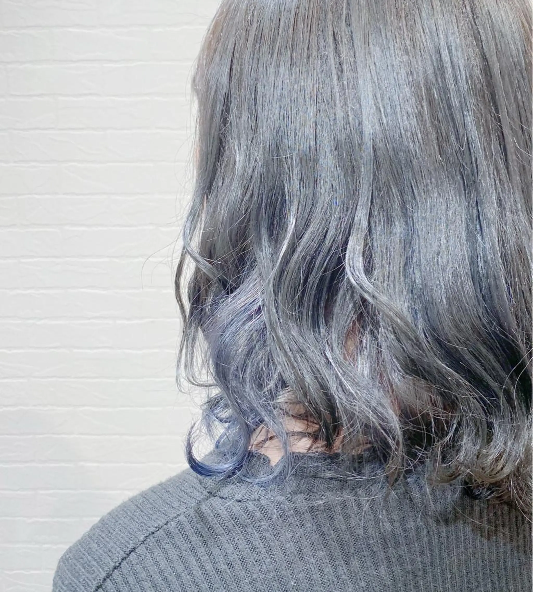 カラー ブリーチ ブルーカラー インナーカラー ネイビーカラー GRANLUSSO 〜グランルッソ駅前店所属・木口 嘉美のヘアスタイル