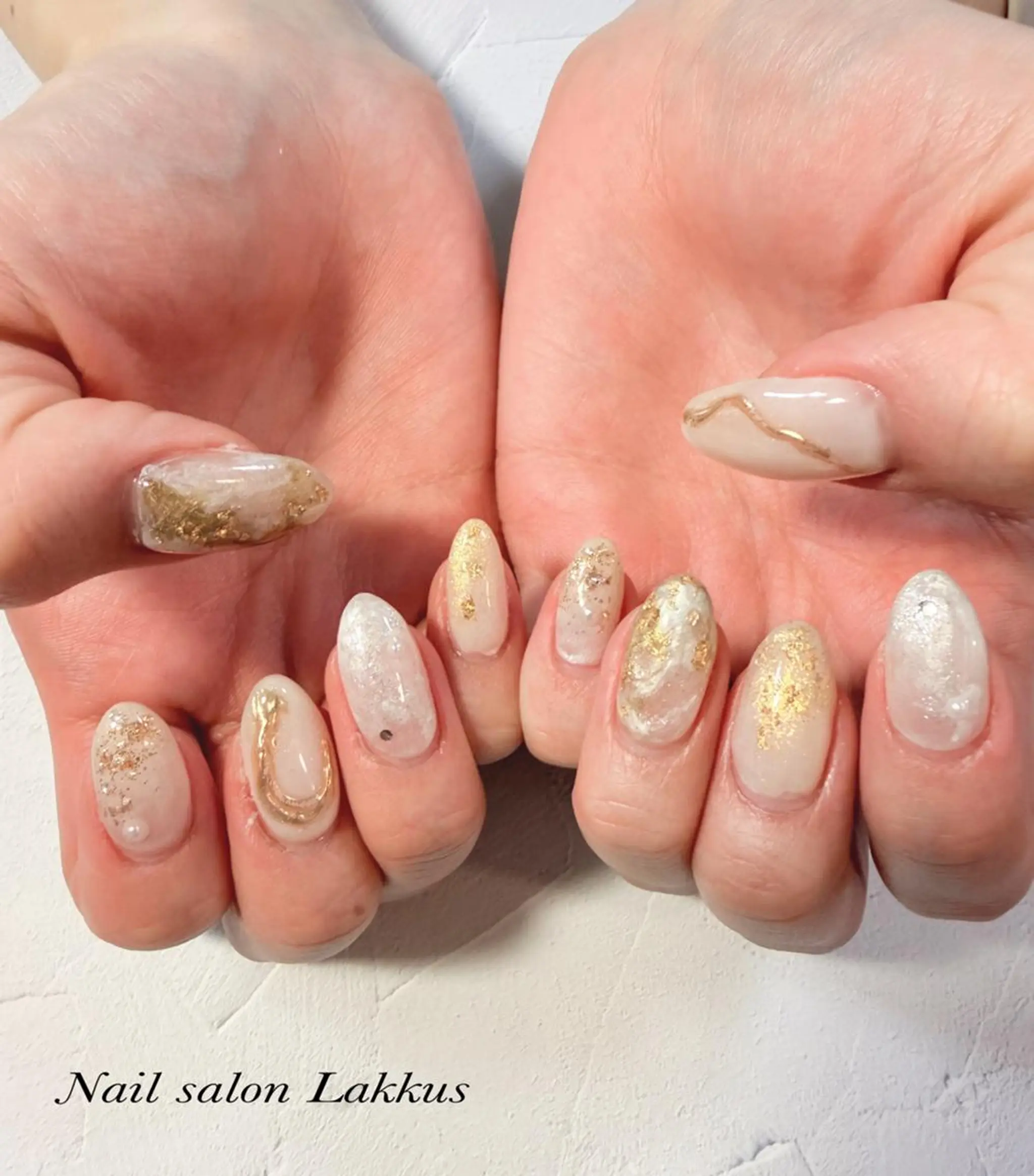 ネイル ミラーネイル ニュアンスネイル Lakkus T－CHIのネイルデザイン