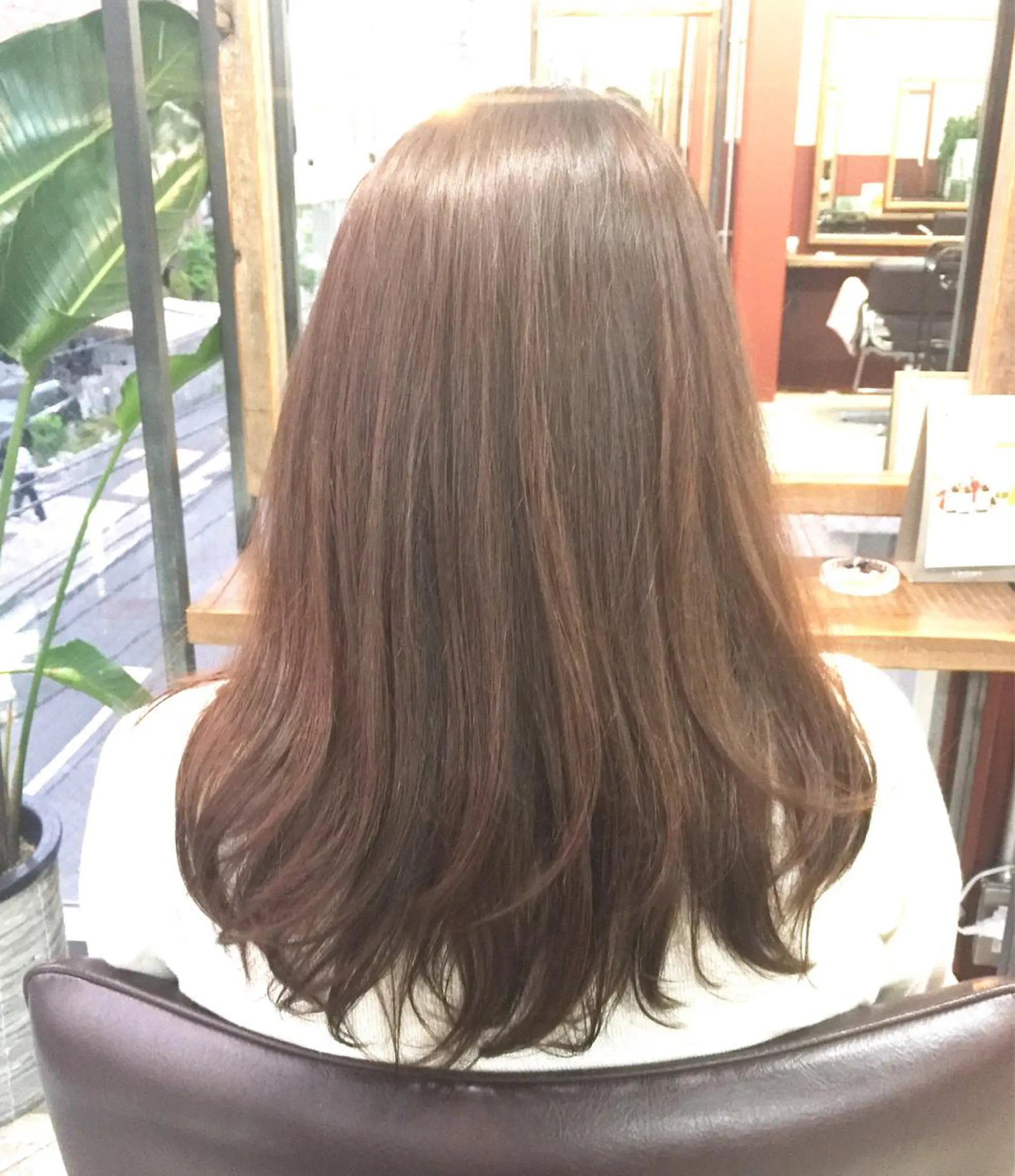 セミロング くせ毛 福地 礼奈のヘアスタイル