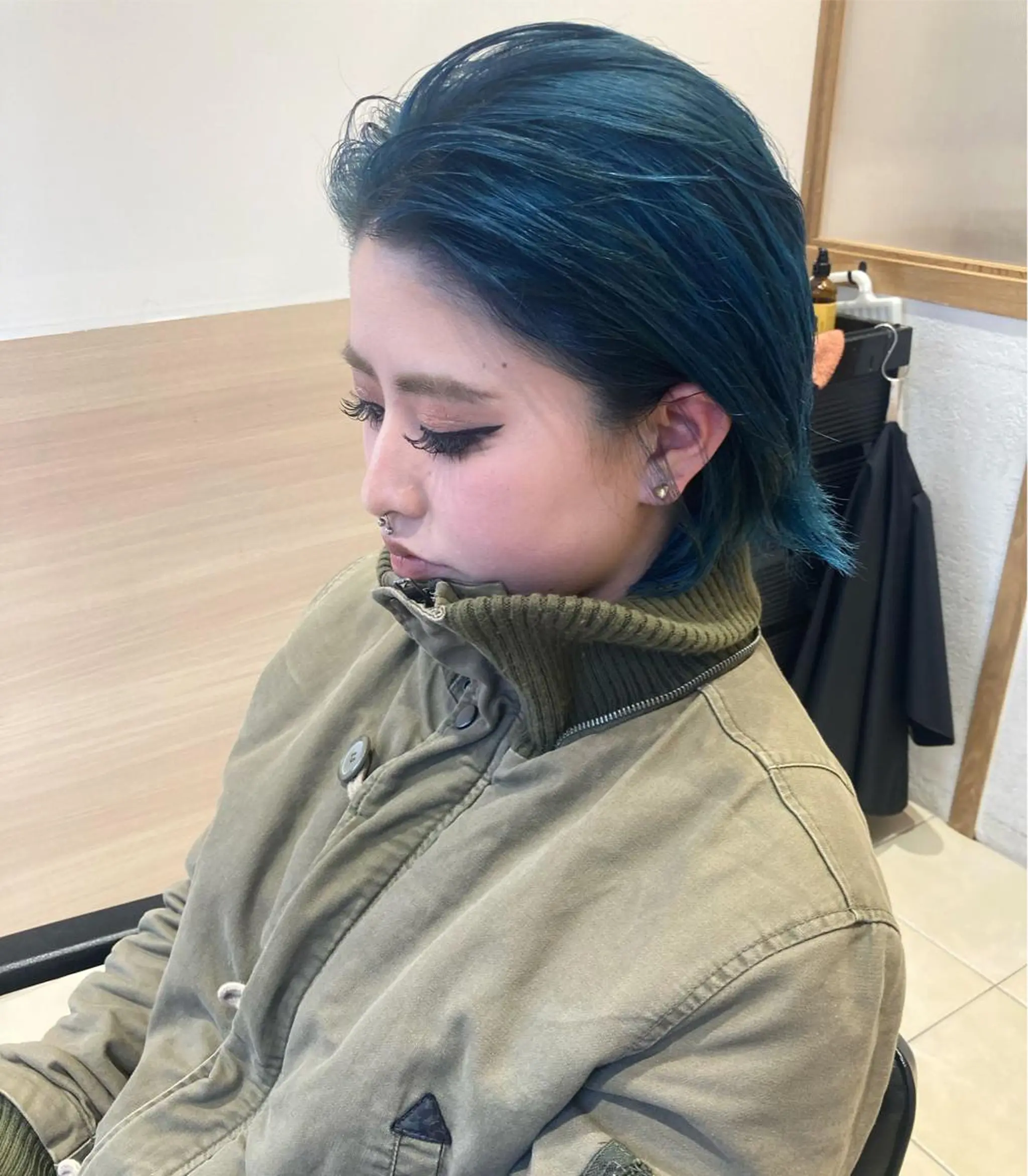 ショート カラー ブルーカラー icie所属・大阪ヴィーガンサロン KANAKOのヘアスタイル