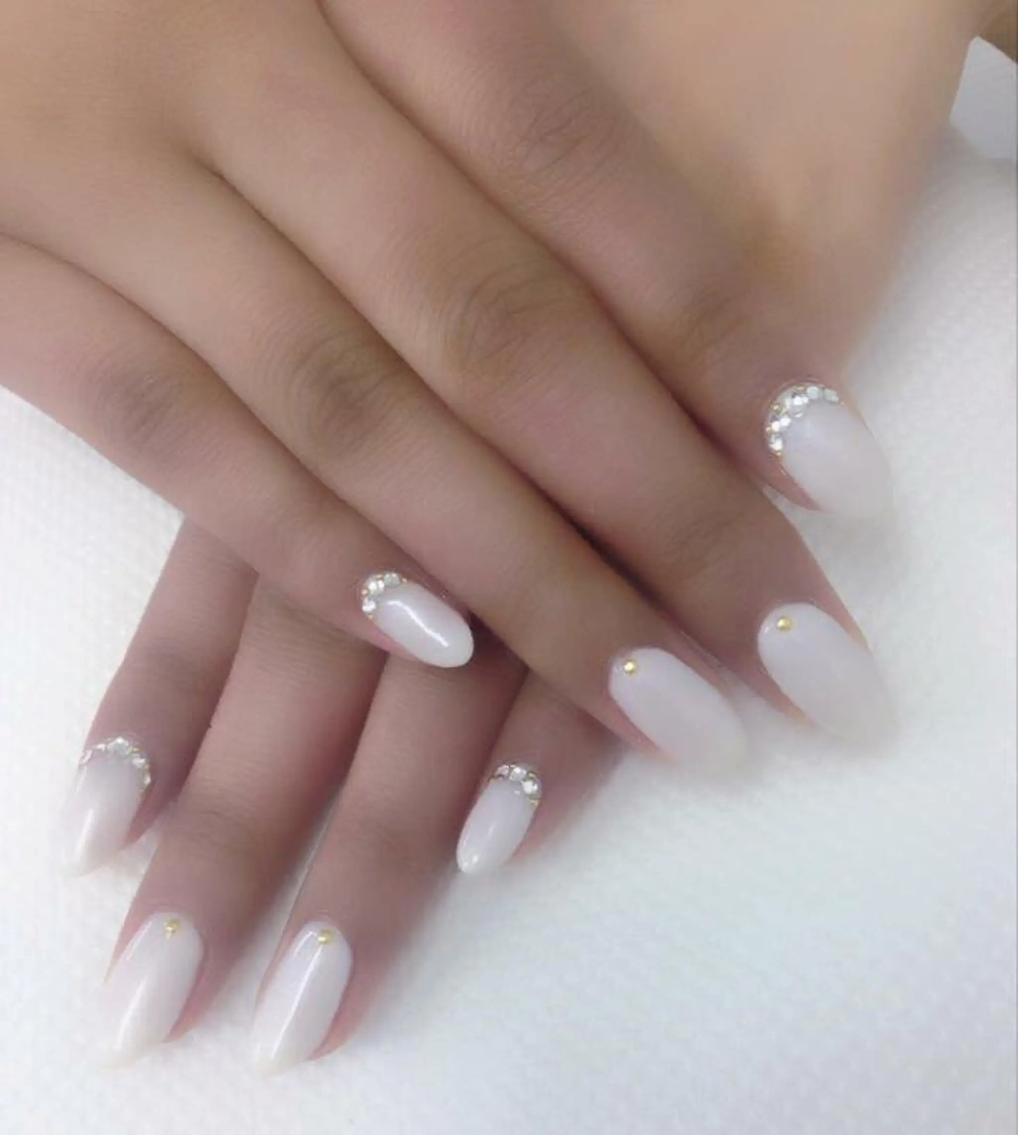 ネイル シンプルネイル ホワイト 遊津 美来のネイルデザイン