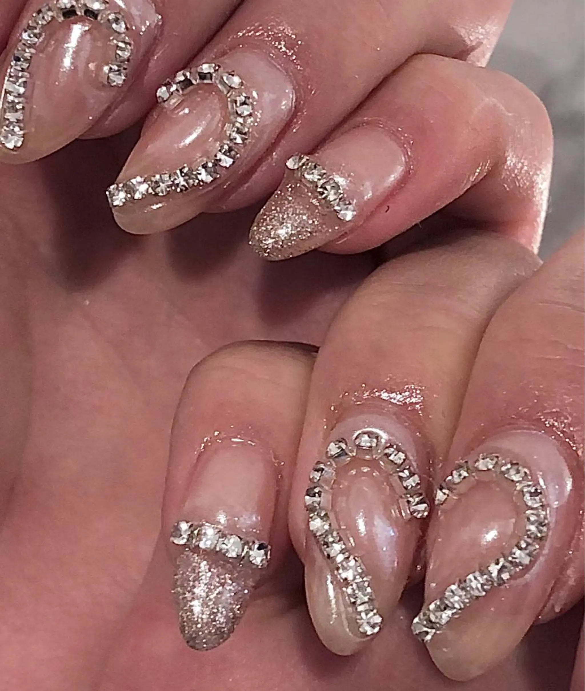 ネイル オーロラネイル フラッシュネイル ガーリー キラキラネイル ラメ(グリッター) ハンドネイル ☽ ☾のネイルデザイン