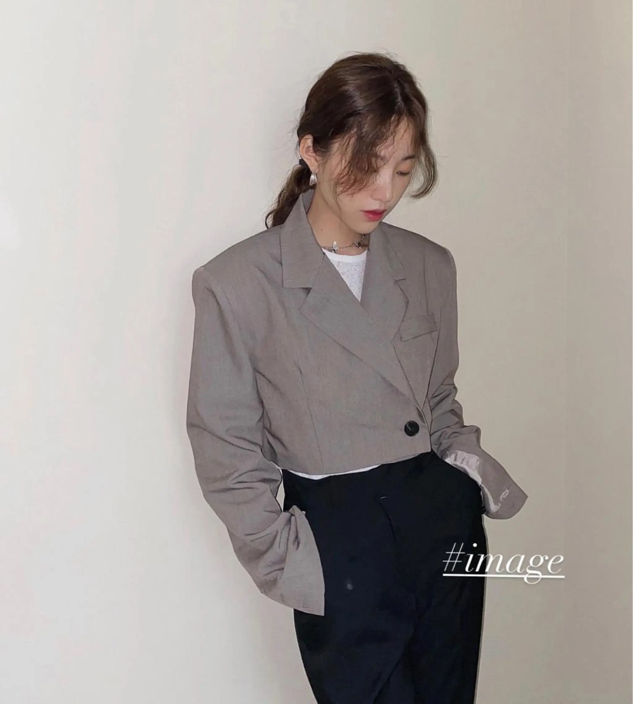 ミディアム 韓国ハイトーン🦋 hikariのヘアスタイル