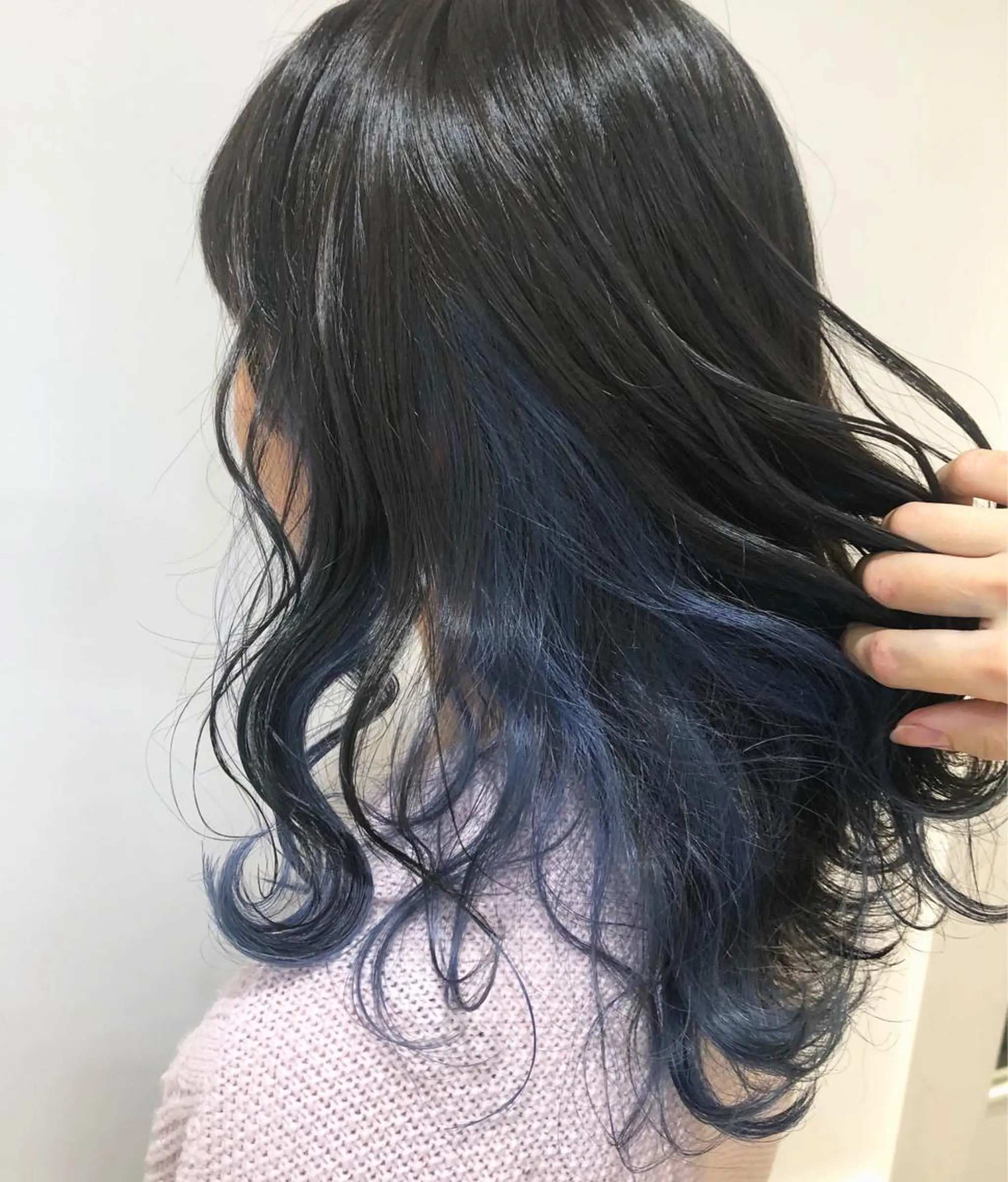 ミディアム カラー 黒髪 ブリーチ ブルーカラー ブルーブラック ヘアカラー sano sayakaのヘアスタイル