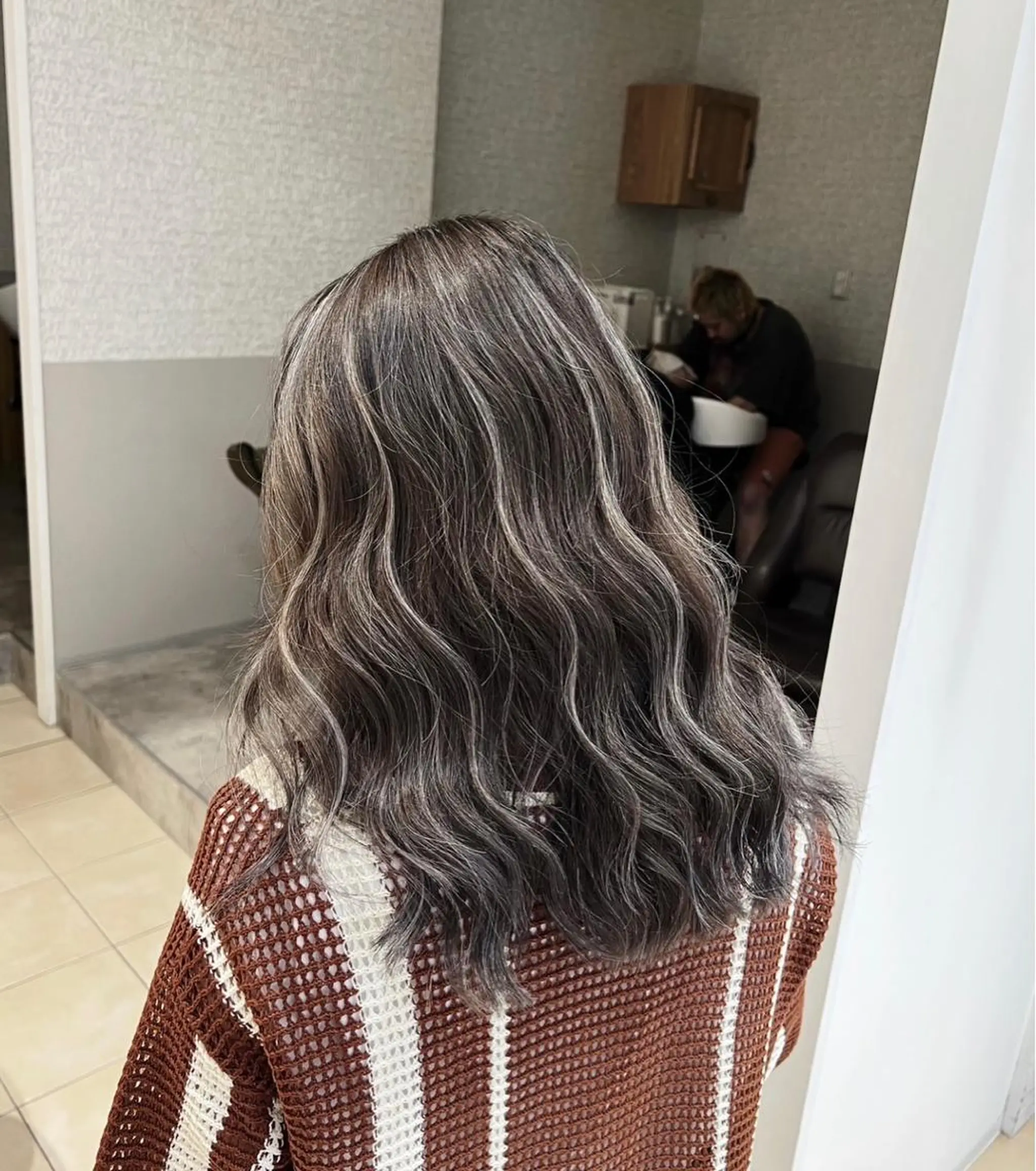 セミロング カラー ダークグレー ダークグレージュ グレージュ ハイライトカラー ハイライト ヘアカラー トリートメント ROBIN所属・指名数No.1 /NAOYAのヘアスタイル