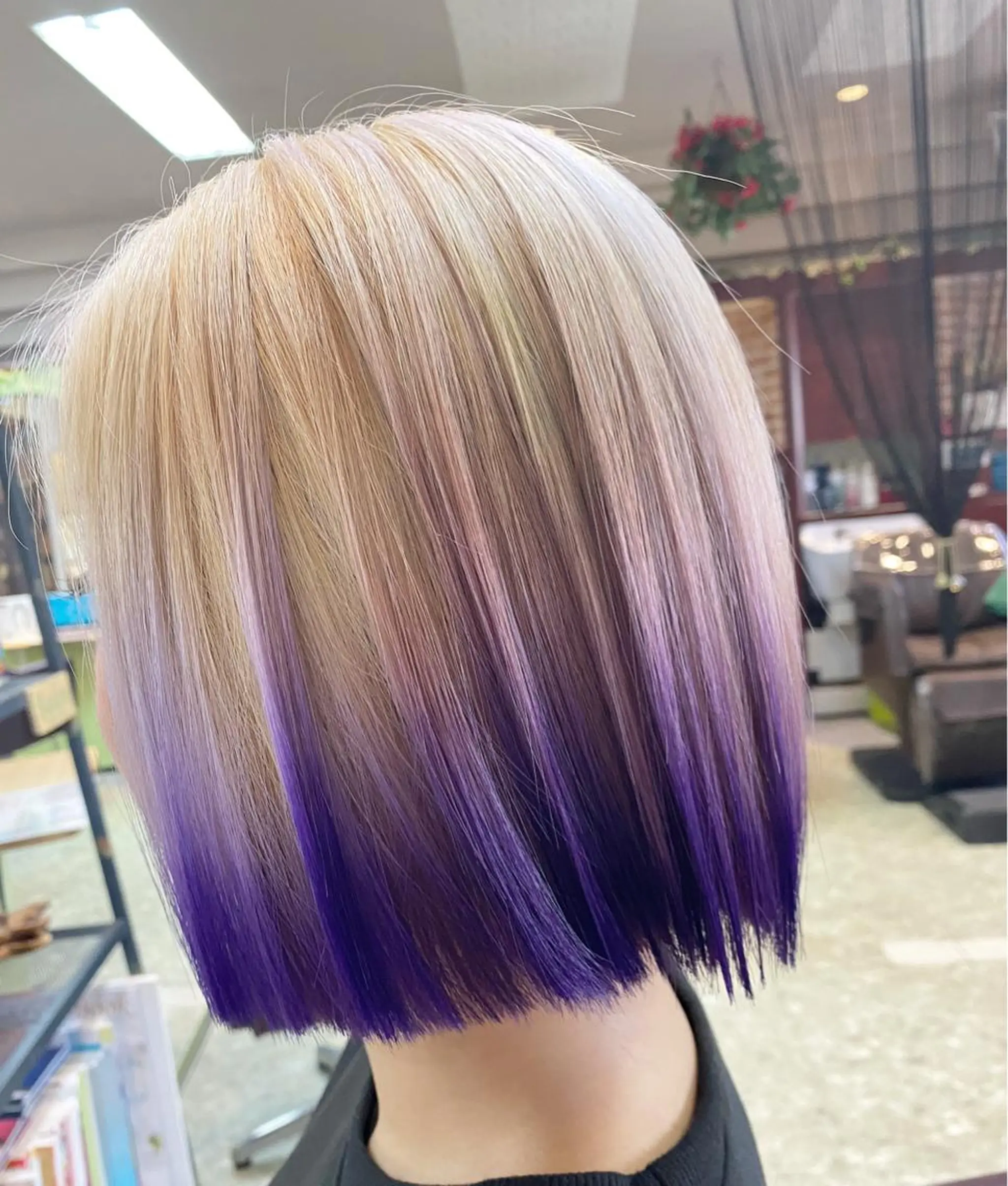 カラー グラデーションカラー ボブ Revie所属・松 下のヘアスタイル