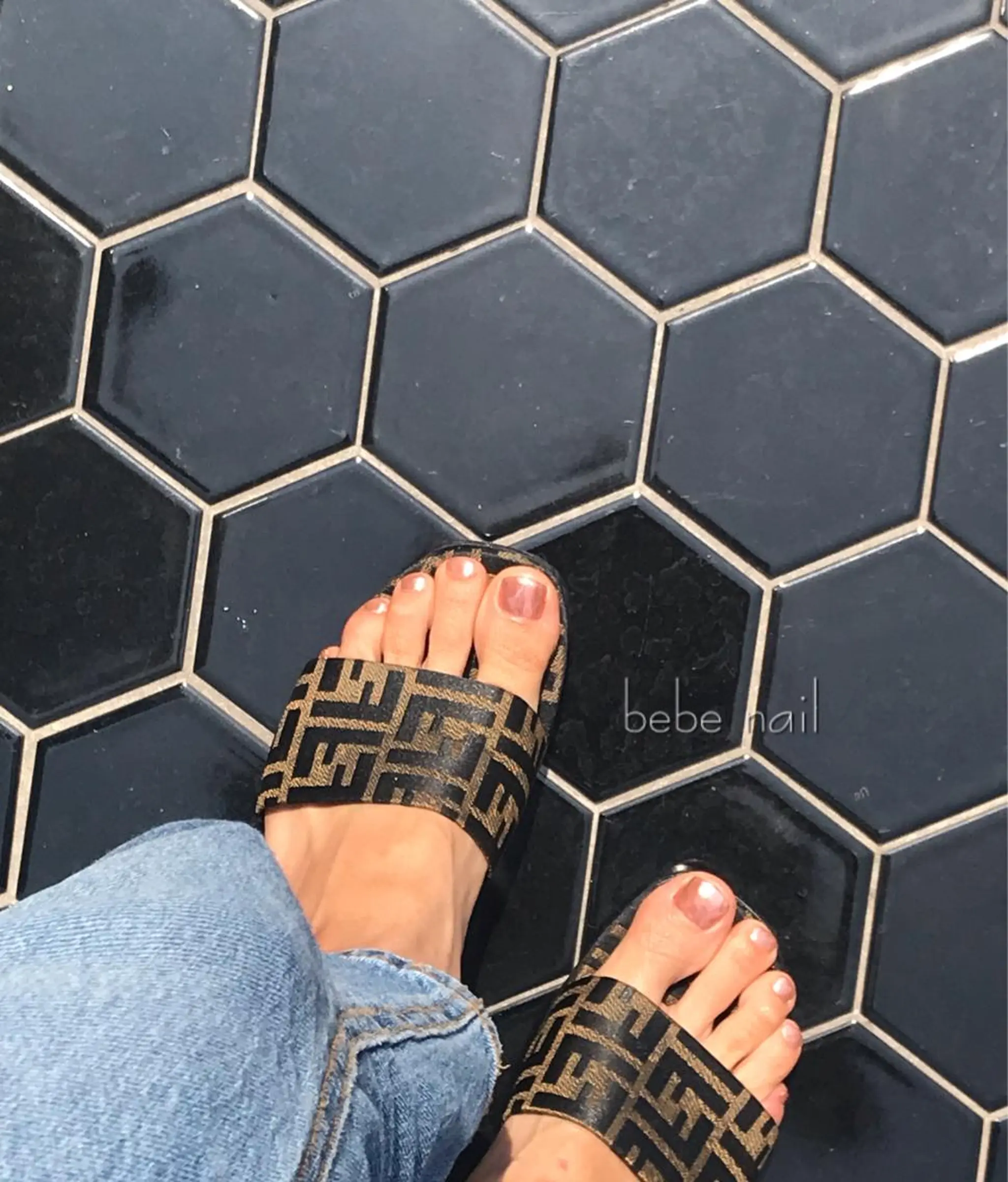 ネイル フットネイル ジェルネイル キラキラネイル ミラーネイル Ann. nail.tokyo所属・Ann nailのネイルデザイン