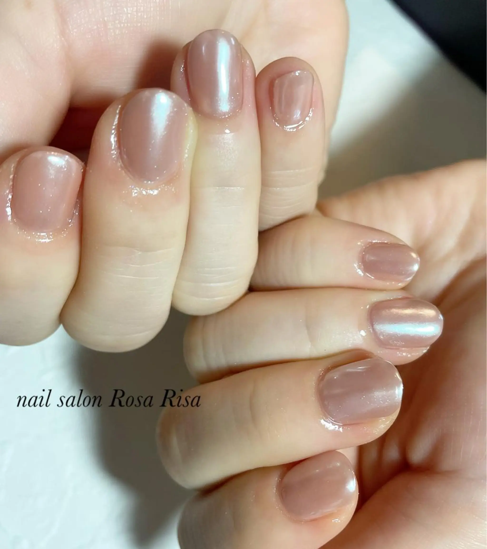 ショート ネイル ミラーネイル ホワイト ハンドネイル ネイルスタジオ シェイクユアハンズのネイルデザイン