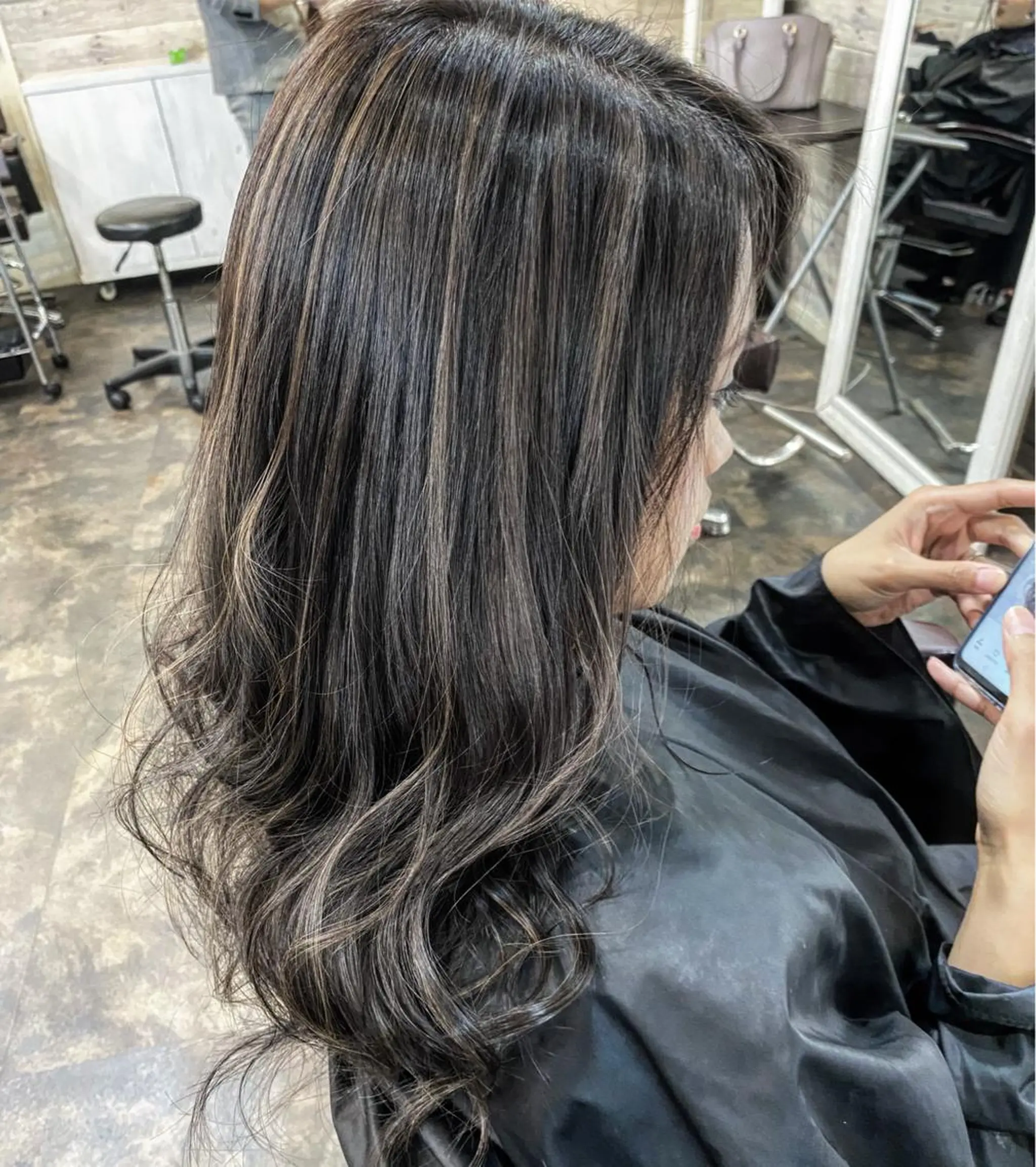 ミディアム カラー ハイライトカラー ハイライト Rlino所属・ﾊｲﾗｲﾄ/ﾚｲﾔｰ ｶｯﾄ/大嶽謙のヘアスタイル