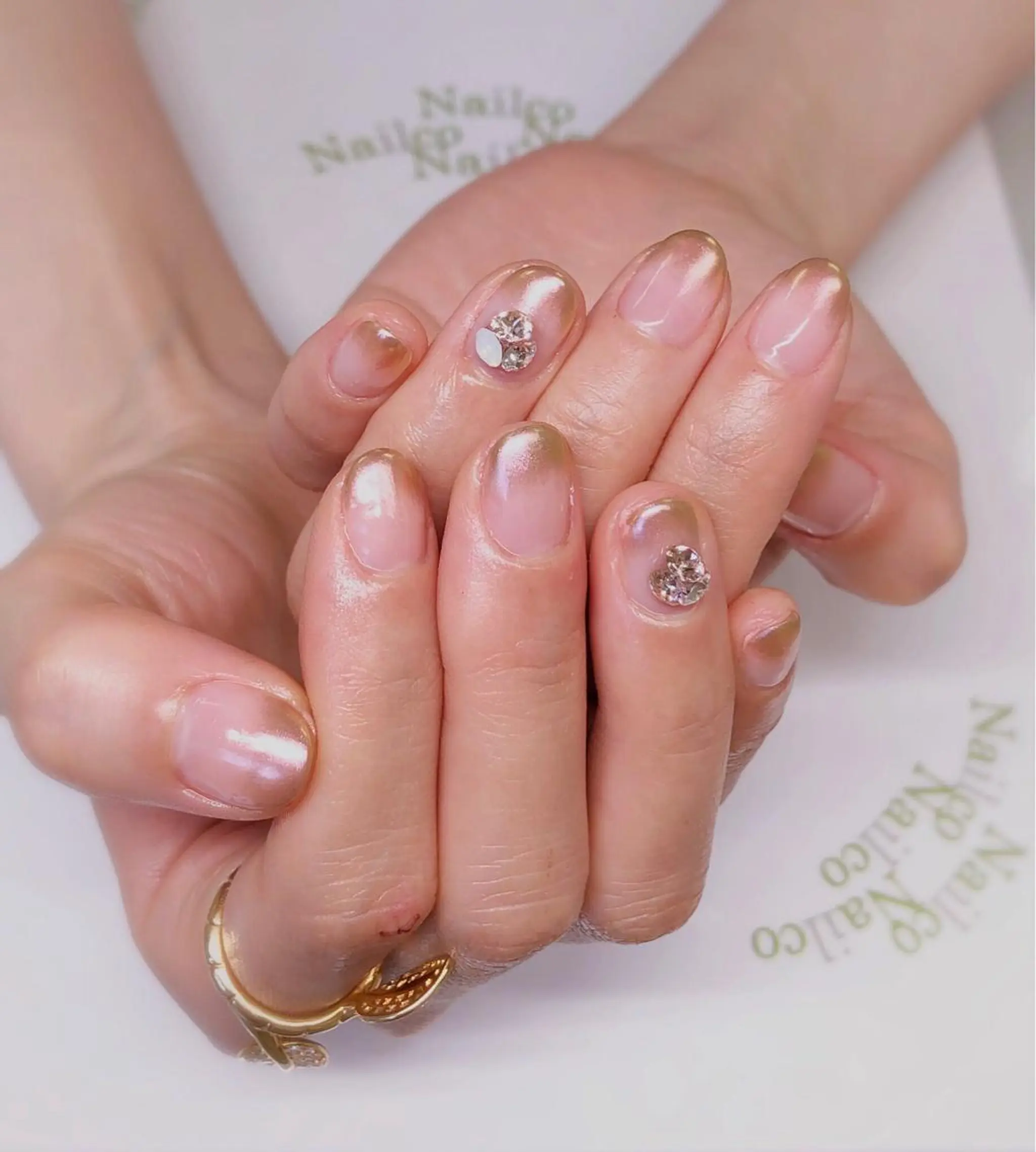 ネイル マツエク・マツパ アートネイル Nail Salon RINO所属・伊藤 なつみのネイルデザイン