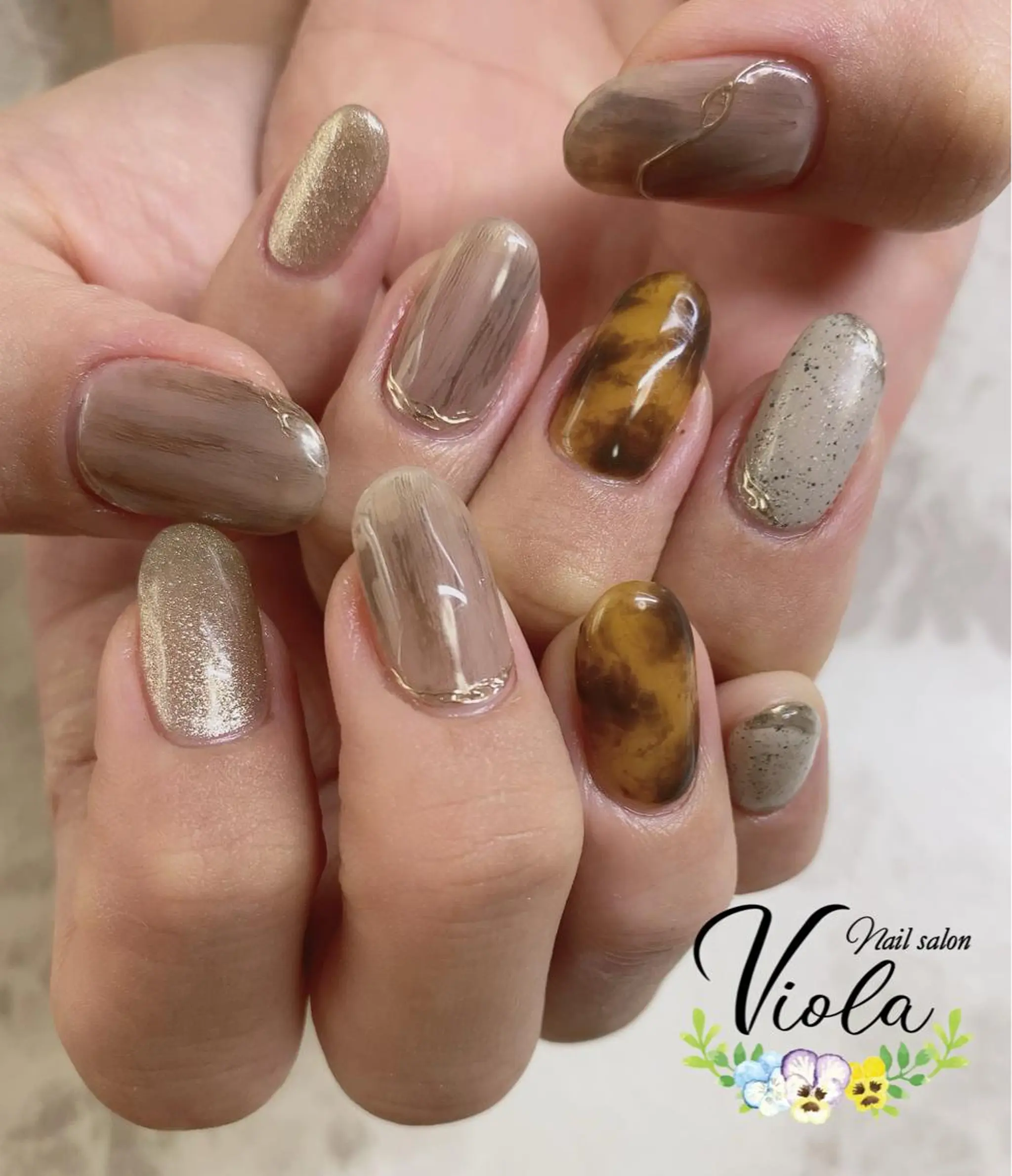 ネイル べっ甲ネイル ジェルネイル マグネットネイル ニュアンスネイル ハンドネイル Nailsalon Viola所属・ネイルサロン Violaのネイルデザイン
