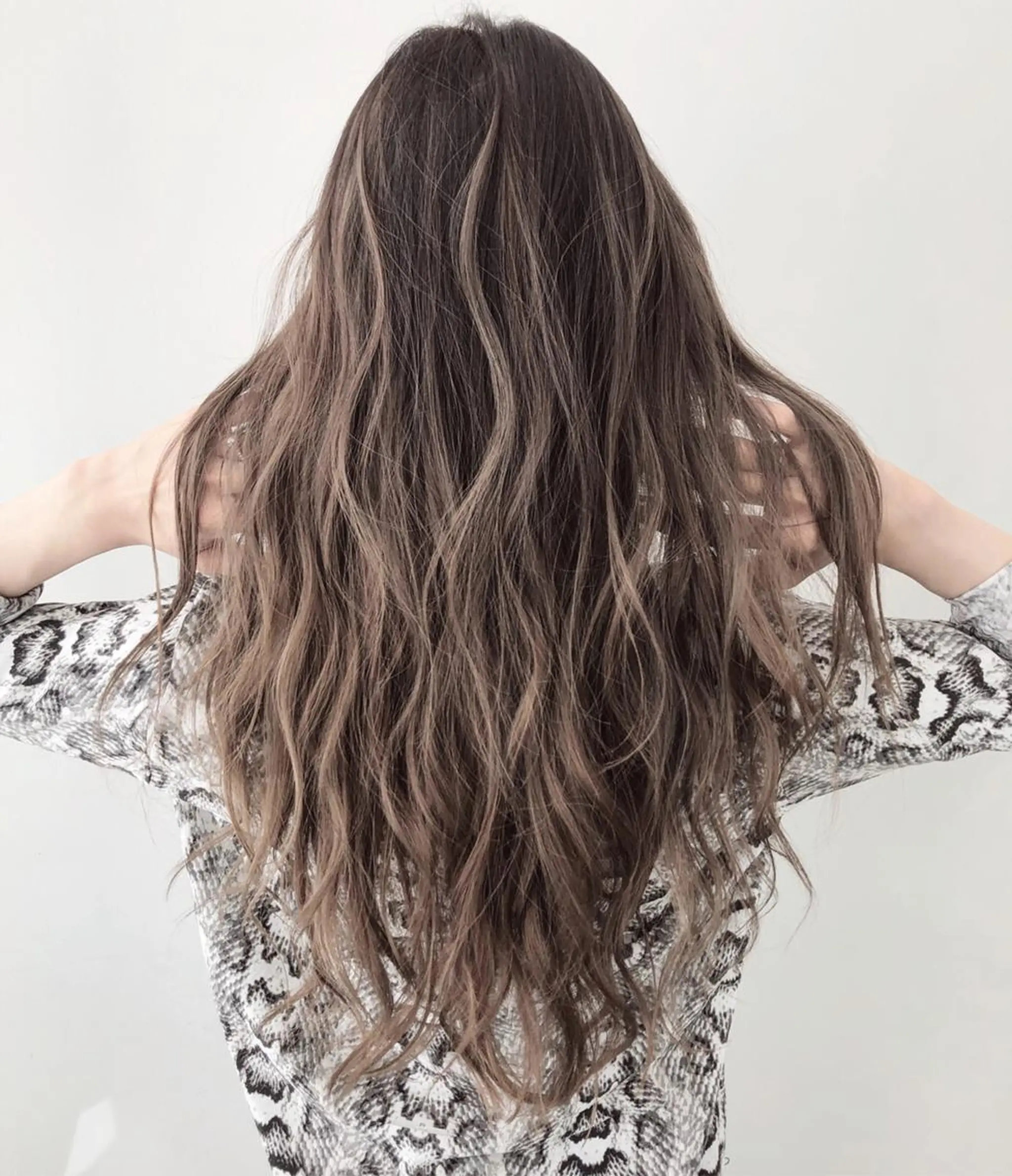 ロング カラー ブリーチ&似合せボブ 田中寛十のヘアスタイル